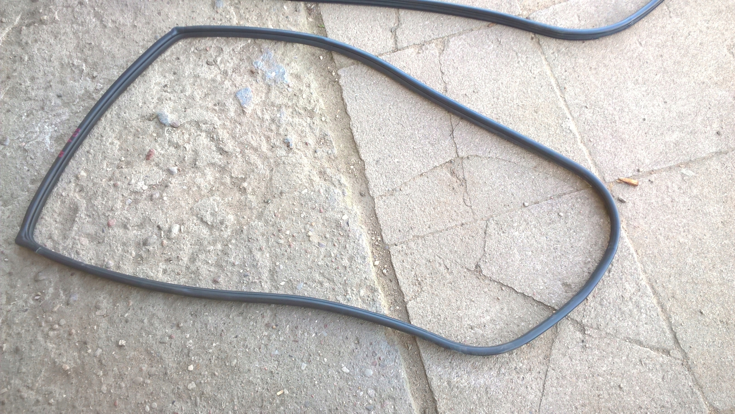 USZCZELKA DRZWI PRAWY LEWY TYŁ HYUNDAI TUCSON 04-