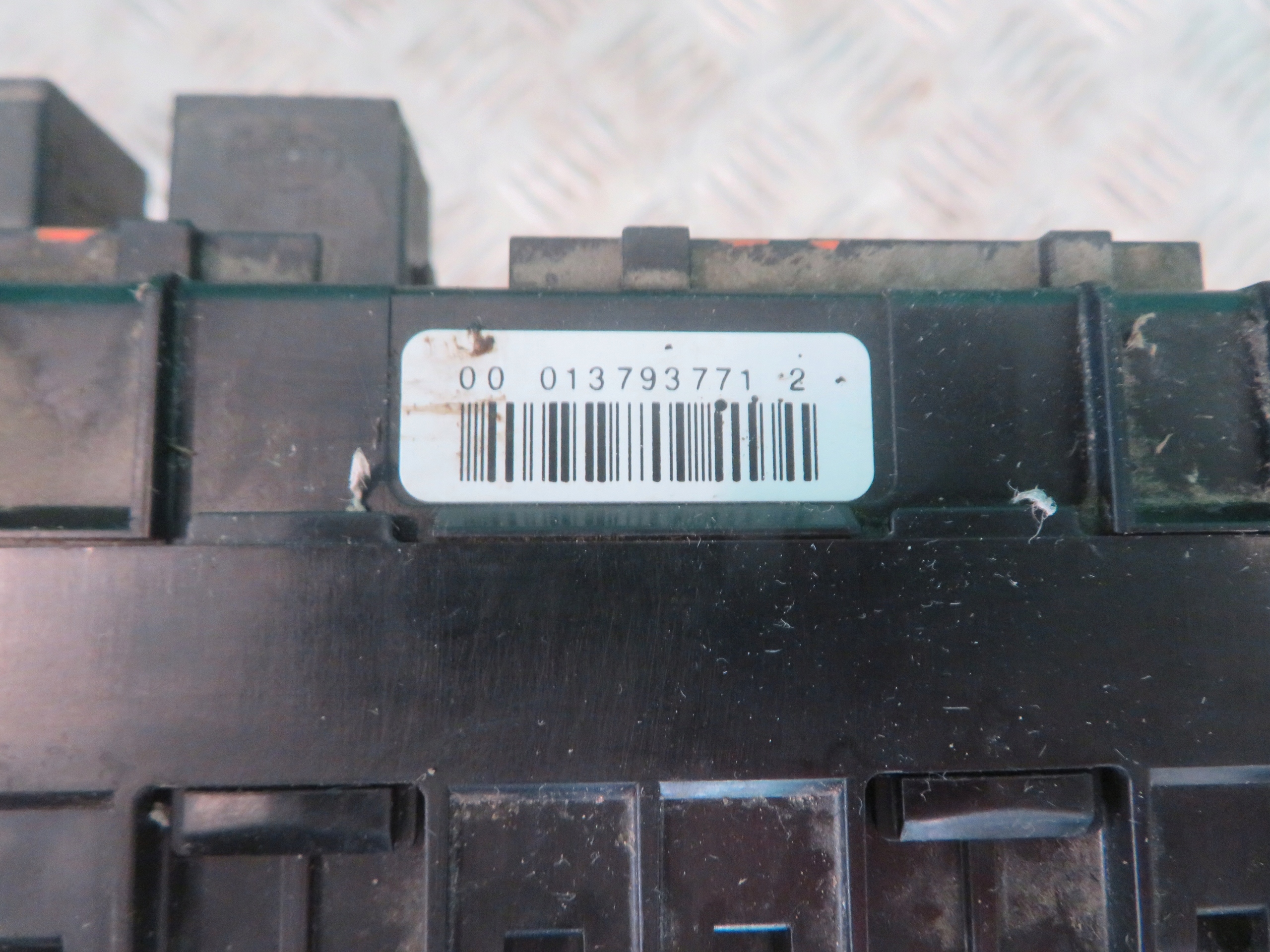 Module fusibles MITSUBISHI CANTER 3.0 20R ML234181