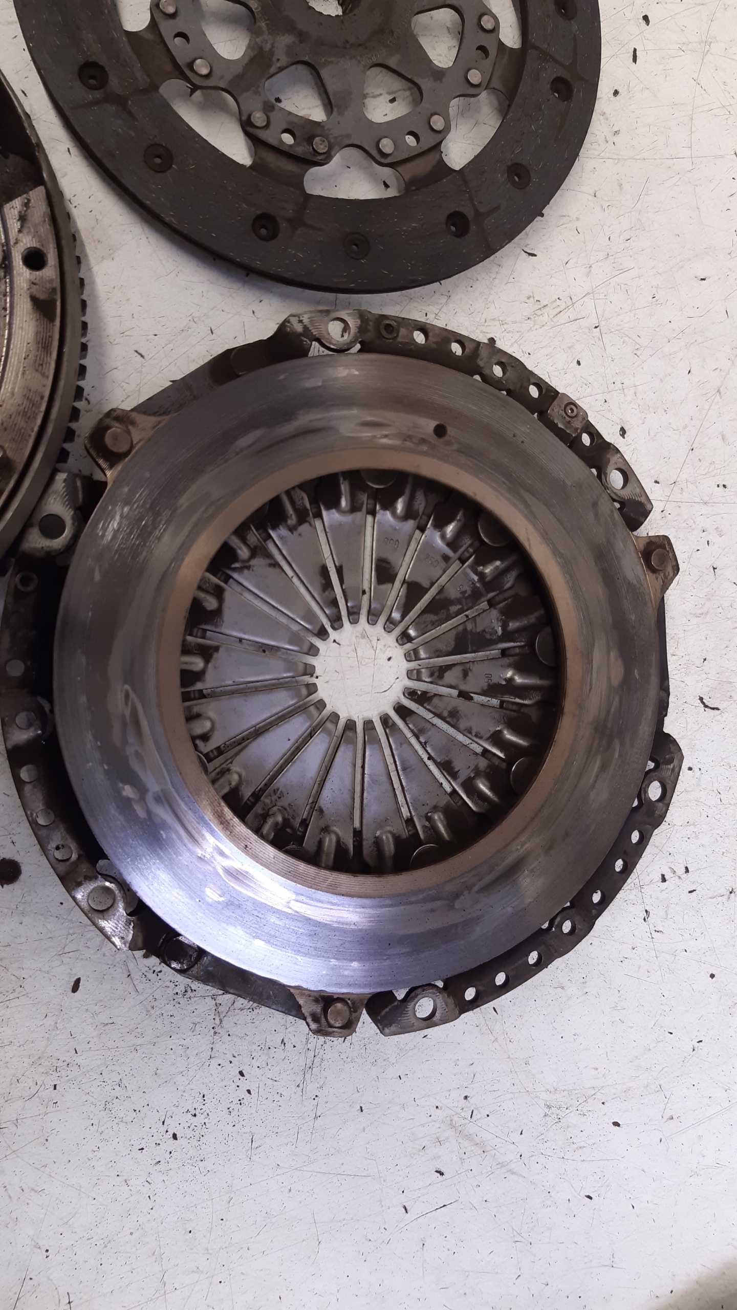 VOLANO USATO disco di pressione 3M517563LC Ford Focus MK3