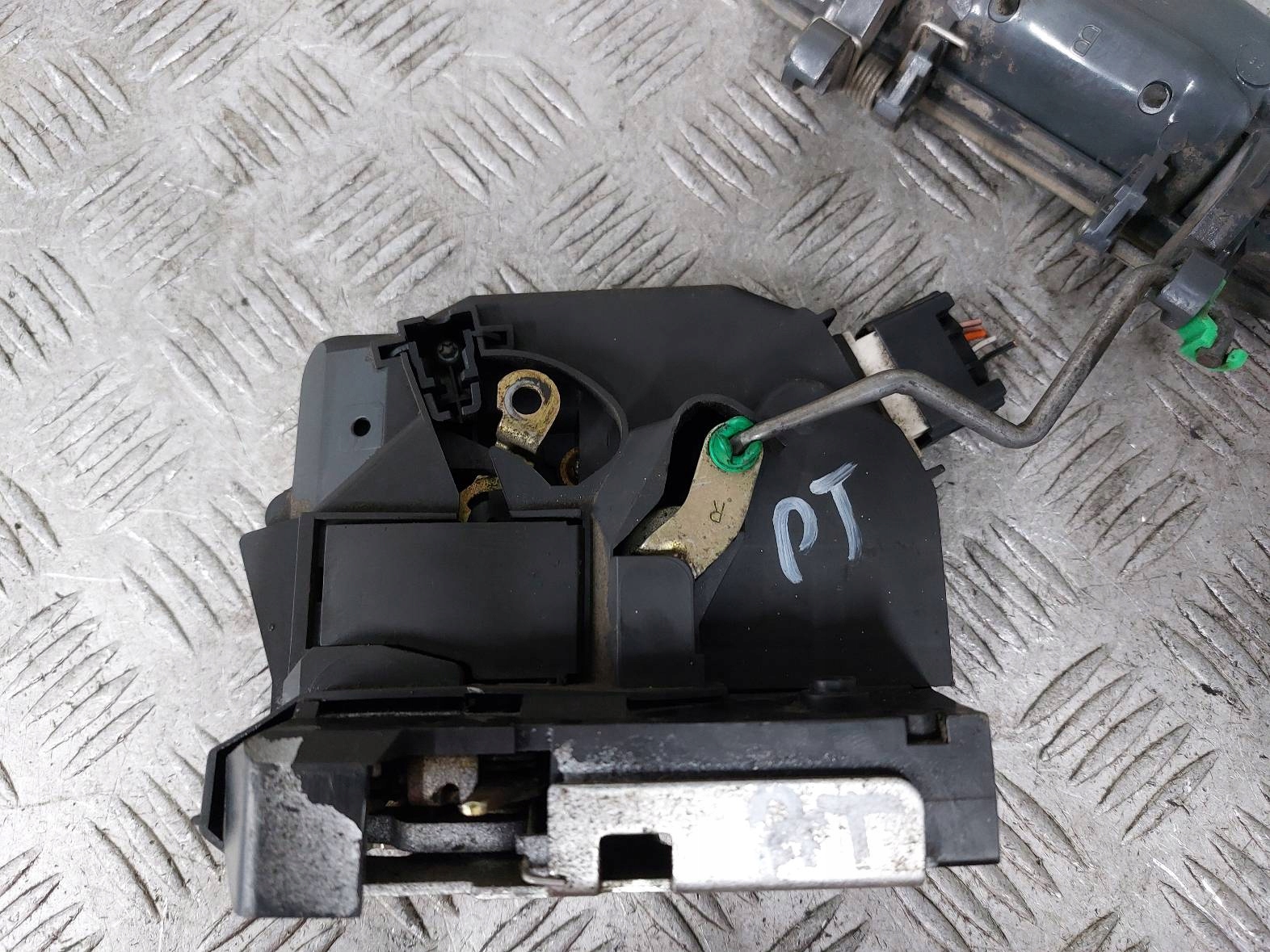 lock door right rear part + handle exterior LAND ROVER FREELANDER and