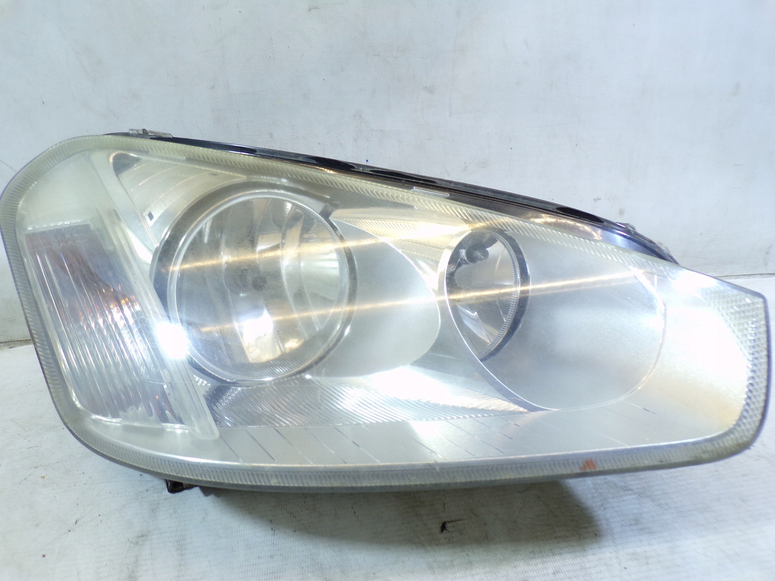 light front front right FORD CMAX C-MAX LIFT (1)