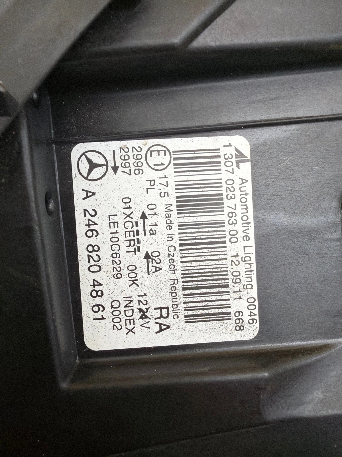 light right front Mercedes B-class W246 Bi-Xenon A2468204861