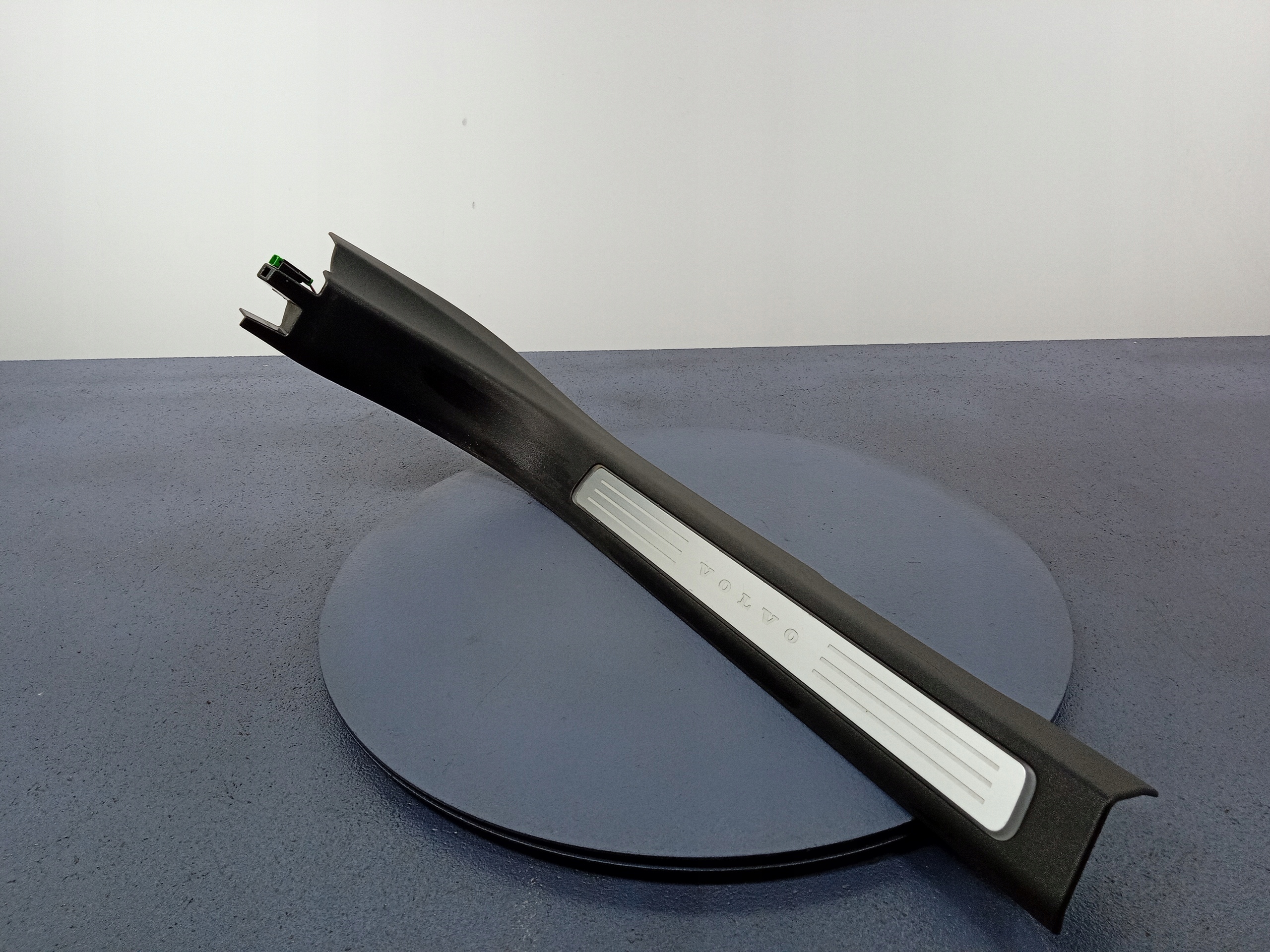 VOLVO V90 S90 II накладка порога передняя левая 31377616