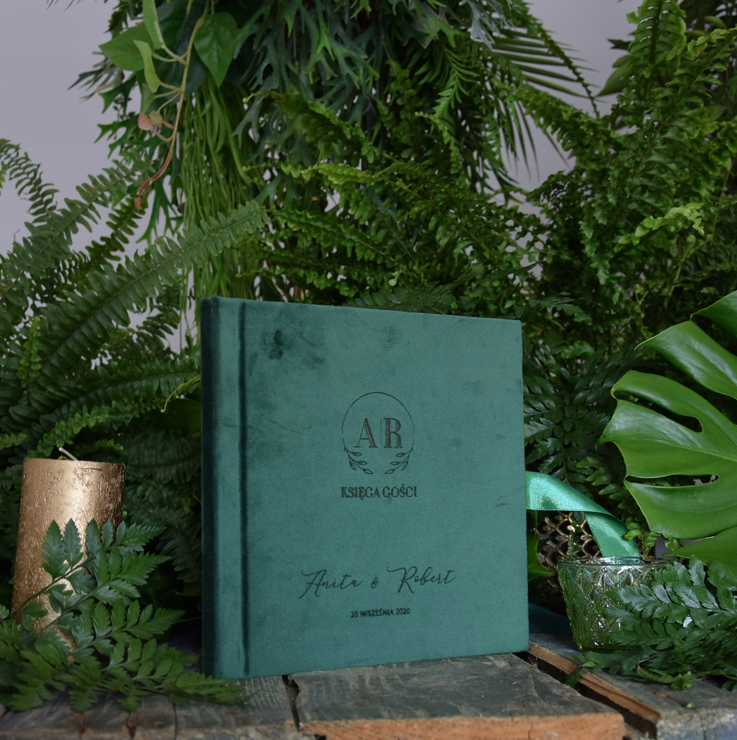 Księga Gości welurowa butelkowa zieleń, tłoczona Nazwa podarujradosc