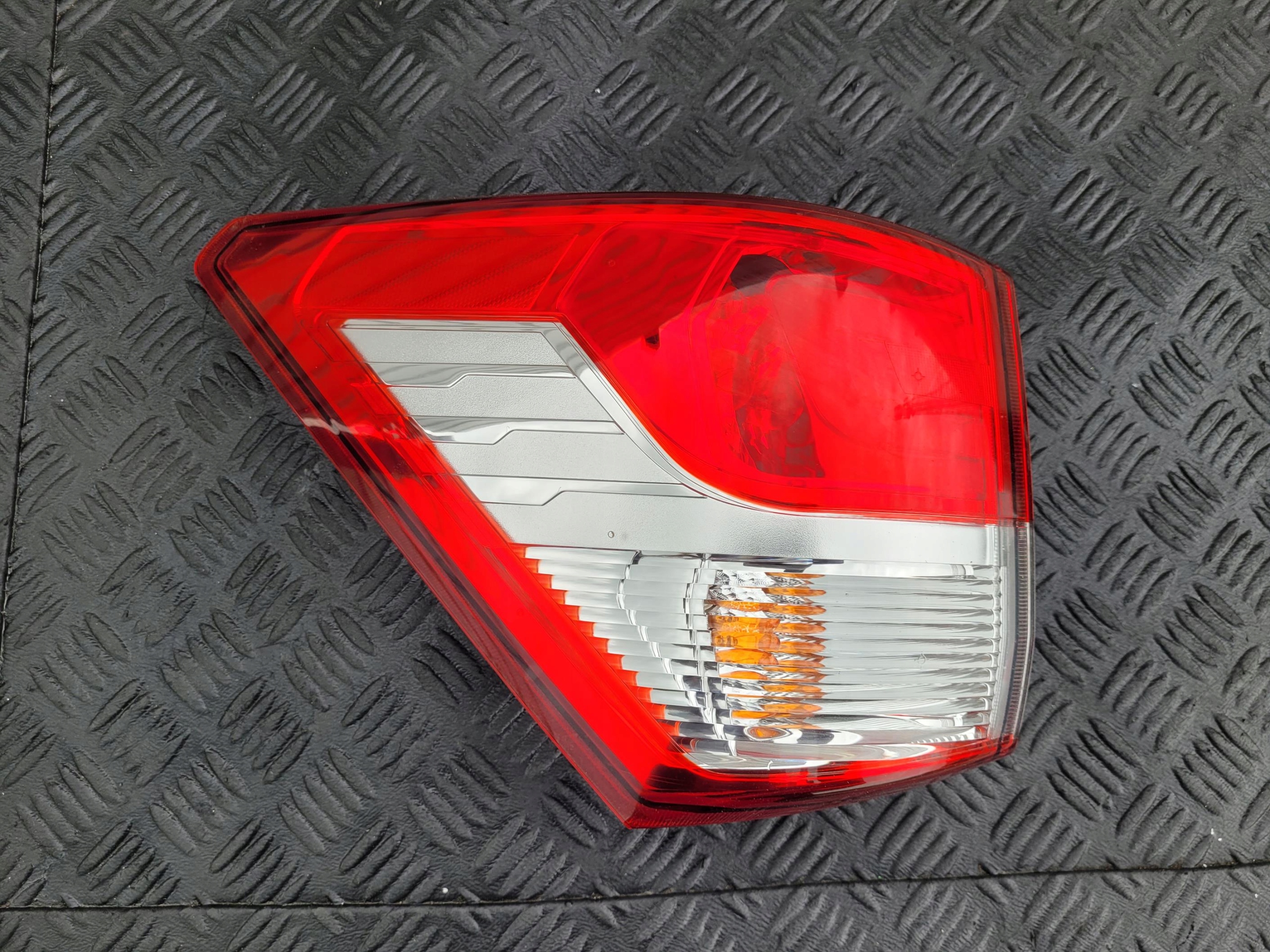 light rear part left rear left 83601-21500 SSANGYONG RODIUS II
