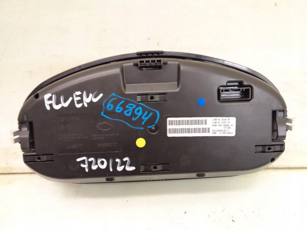 LICZNIK RENAULT FLUENCE 1.5D 12R 248107963R Typ samochodu Samochody osobowe