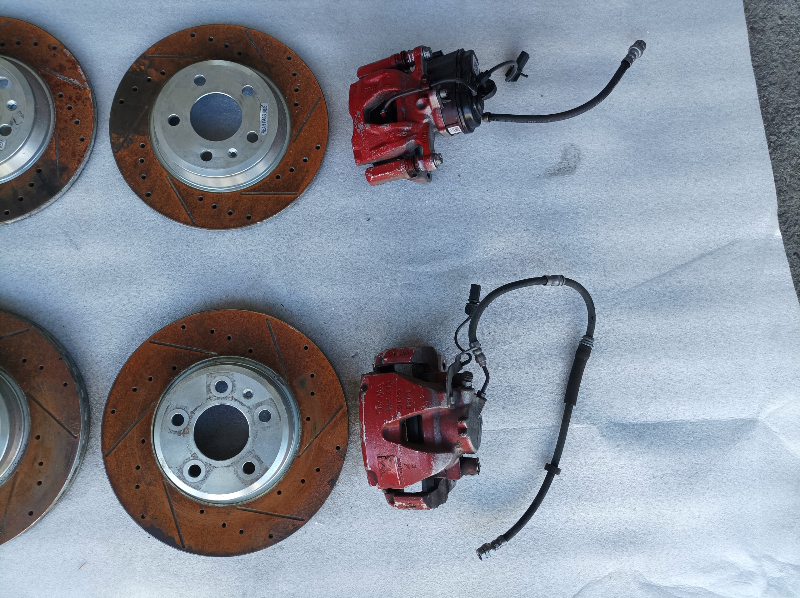 AUDI A4 B9 discs calipers HAMULCE KOMPLET