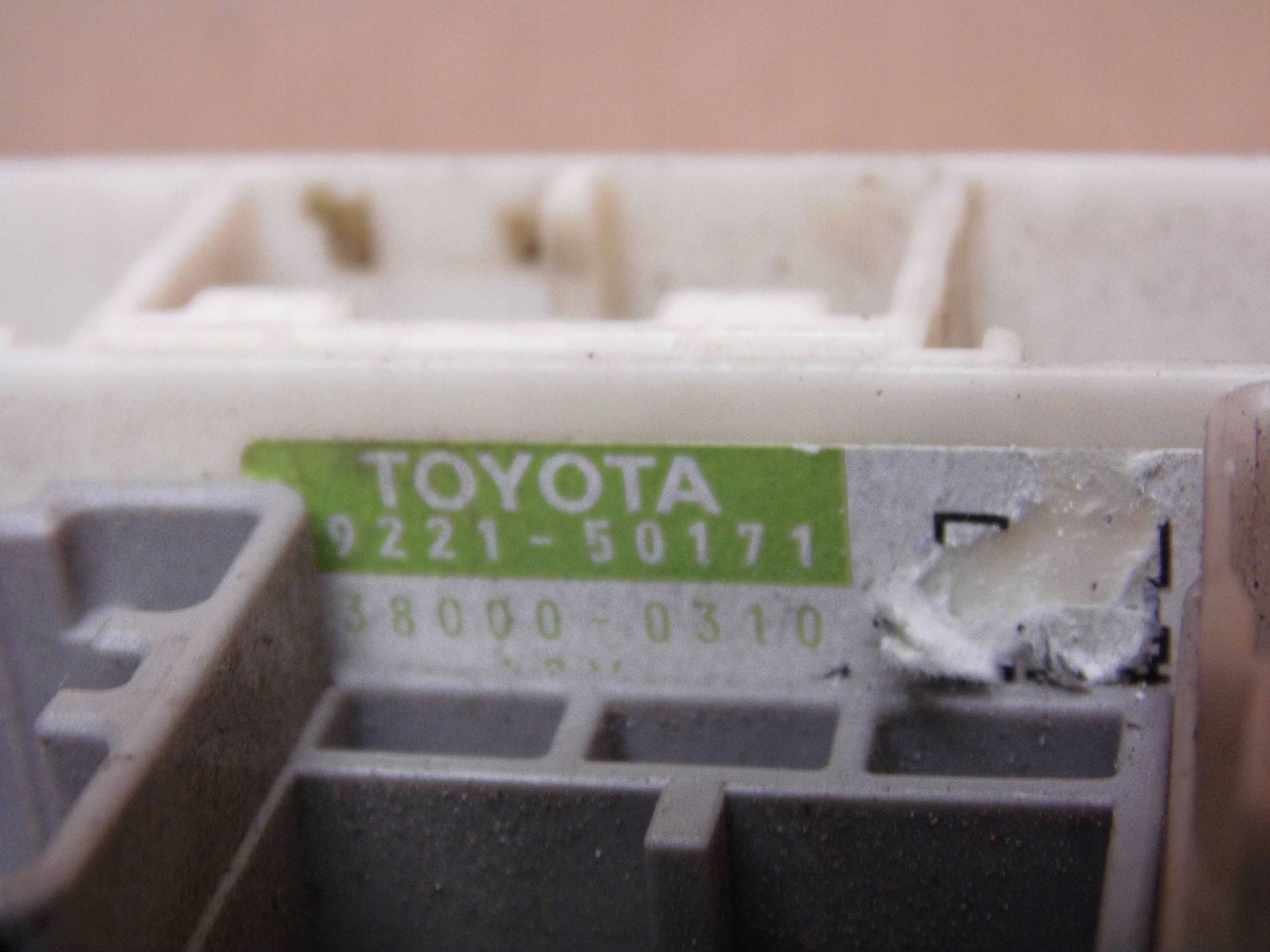 Lexus LS 460 LS600H module computer control unit compartment BSI 82730-50471