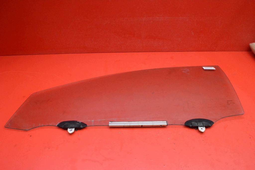 window side left front front TOYOTA COROLLA E18 13-18