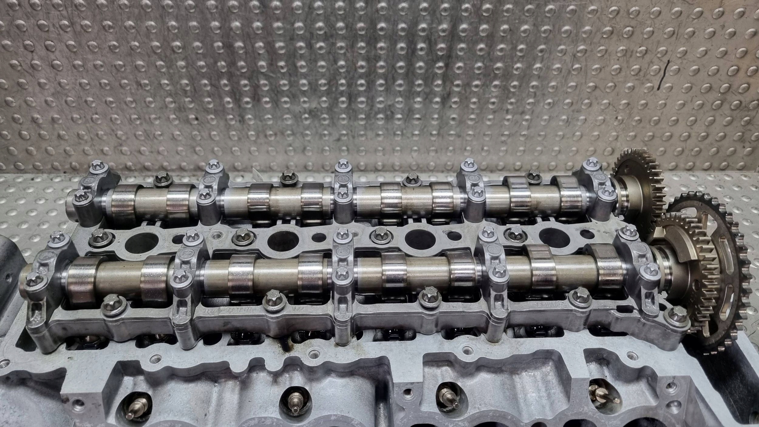 head. of the engine 7781098 BMW E60 E61 E81 E83 E84 E87 E90 E91 E92 2.0D N47