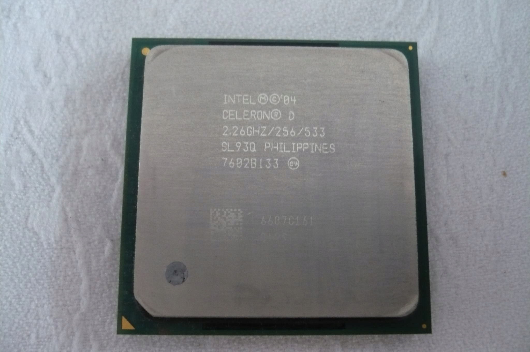Intel pentium 4 1. Intel 02 celeron 2. Intel celeron 2. Intel celeron 2ghz 128 400 sl6vr china. Intel celeron sl6w4.