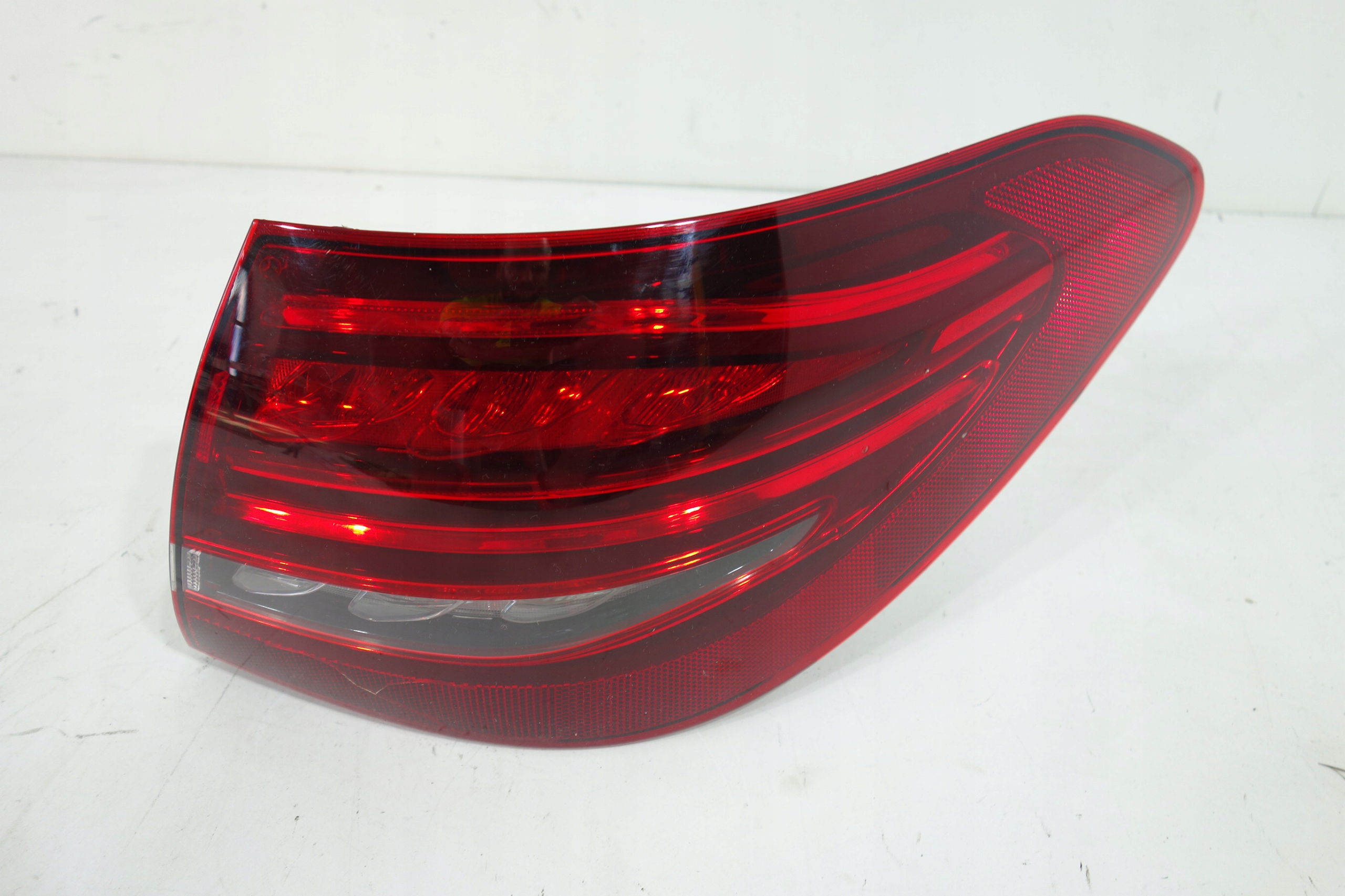 LAMPA TYŁ PRAWA MERCEDES C W205 KOMBI LED A205