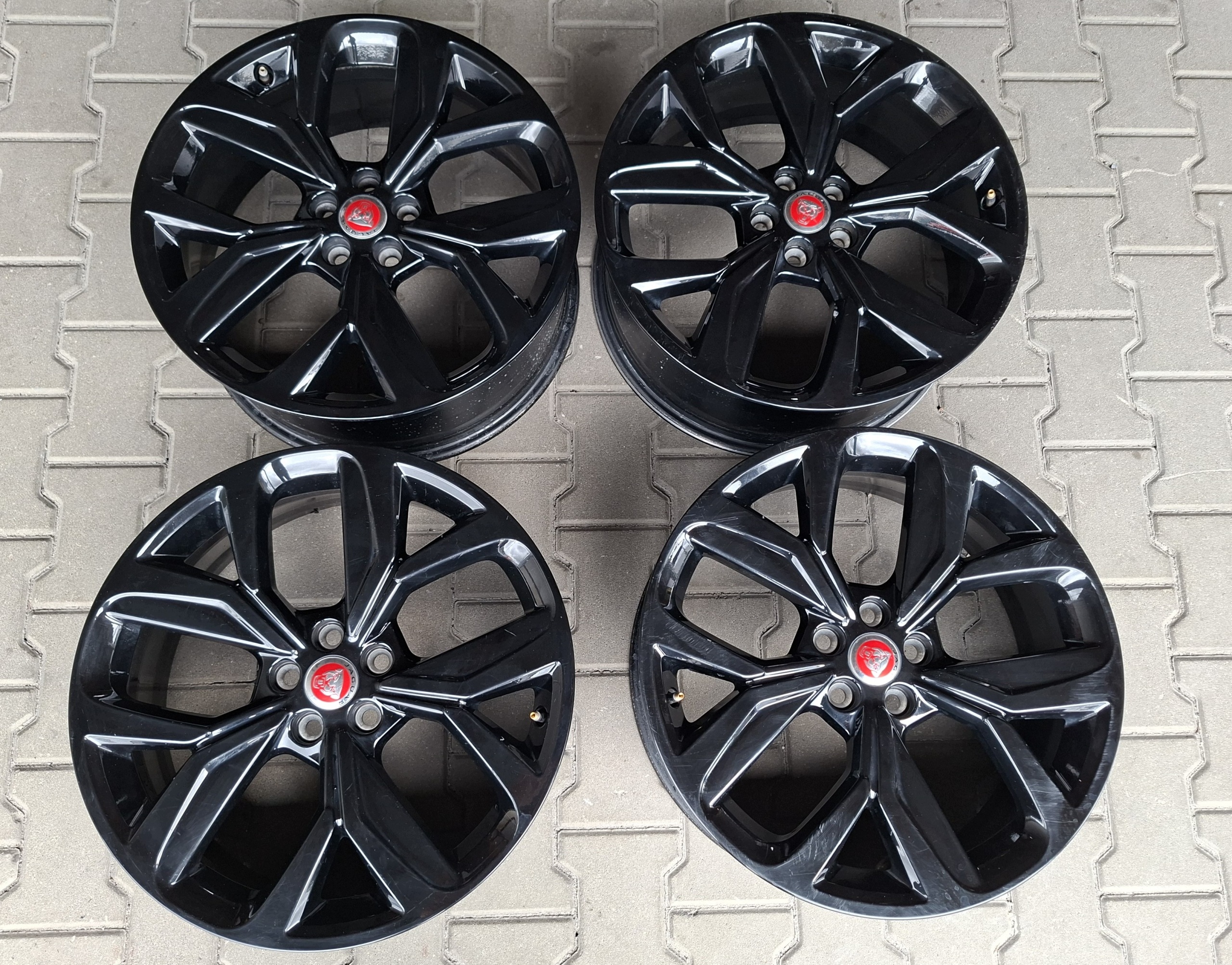 CERCHI di alluminio CERCHI RUOTE R20 8.0 J ET52 J9D3-1007-KB JAGUAR e-PACE X590