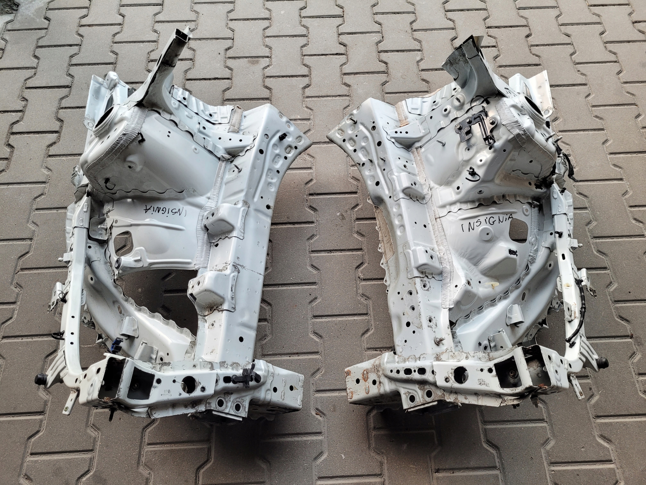 quarter front right right OKULAR quarter front OPEL INSIGNIA B Z40R
