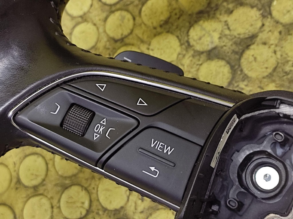 AUDI Q5 steering wheel,