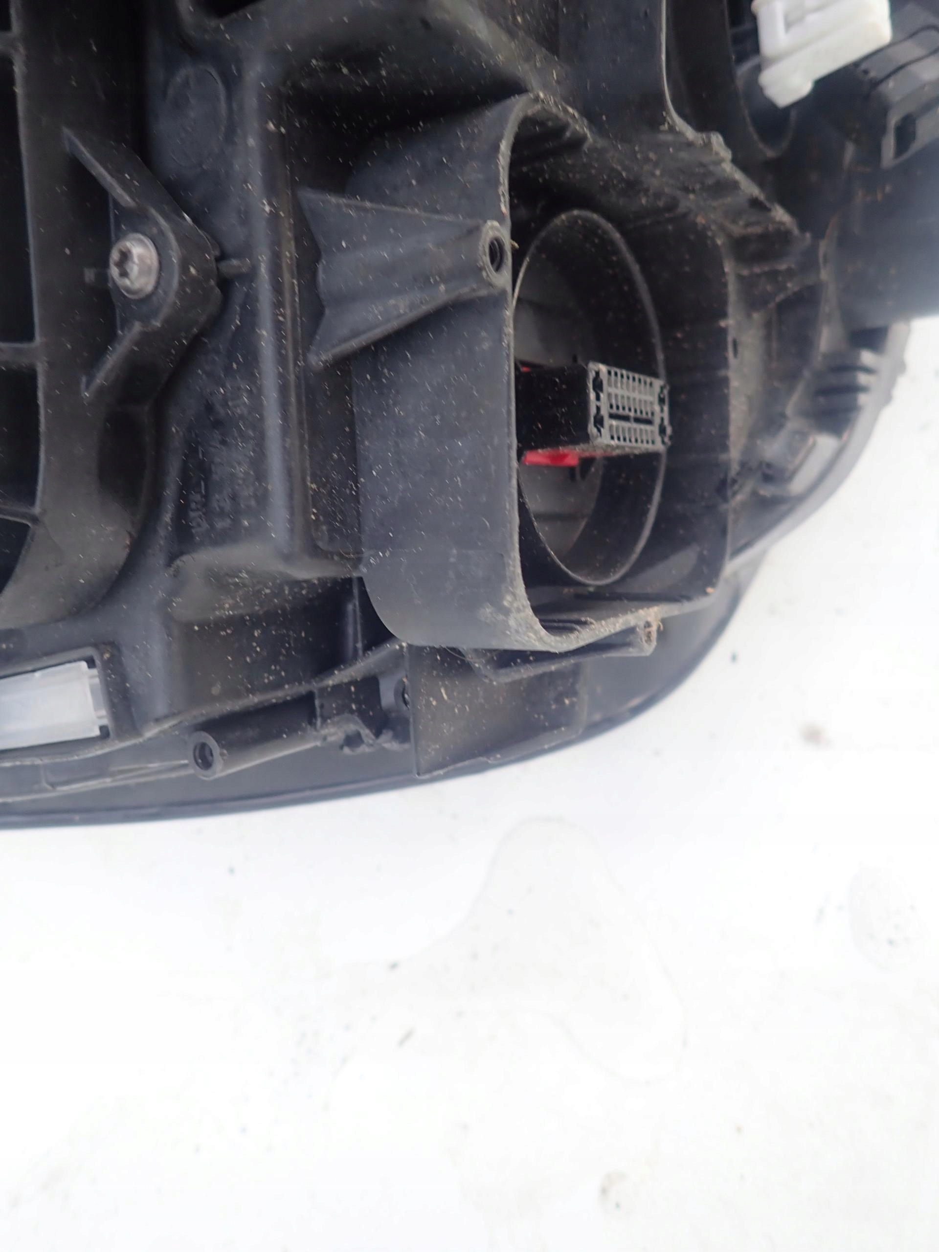 VW GOLF SPORTSVAN 14- light BI-XENON front left