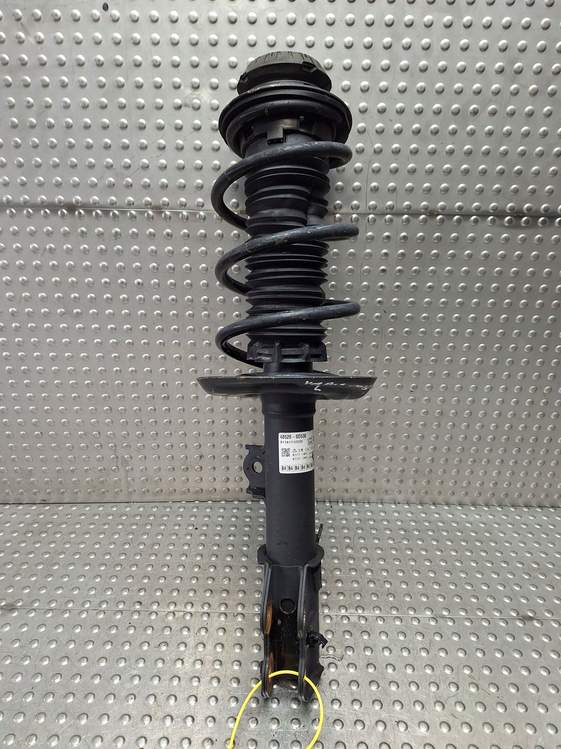 shock absorber left front TOYOTA YARIS CROSS 20- 48520-0D530