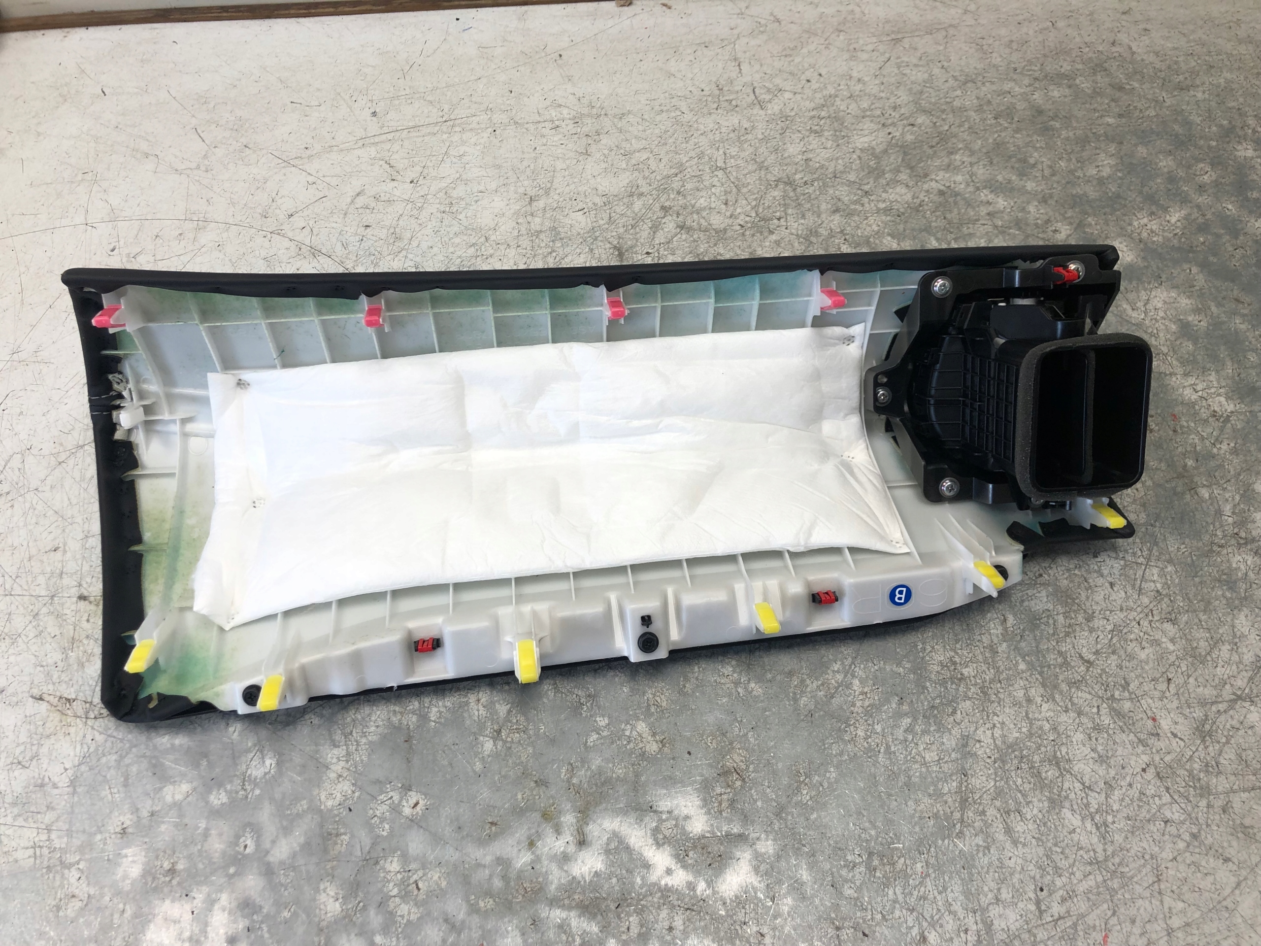 grid air conditioning devices right LEXUS NX300 55462-78010