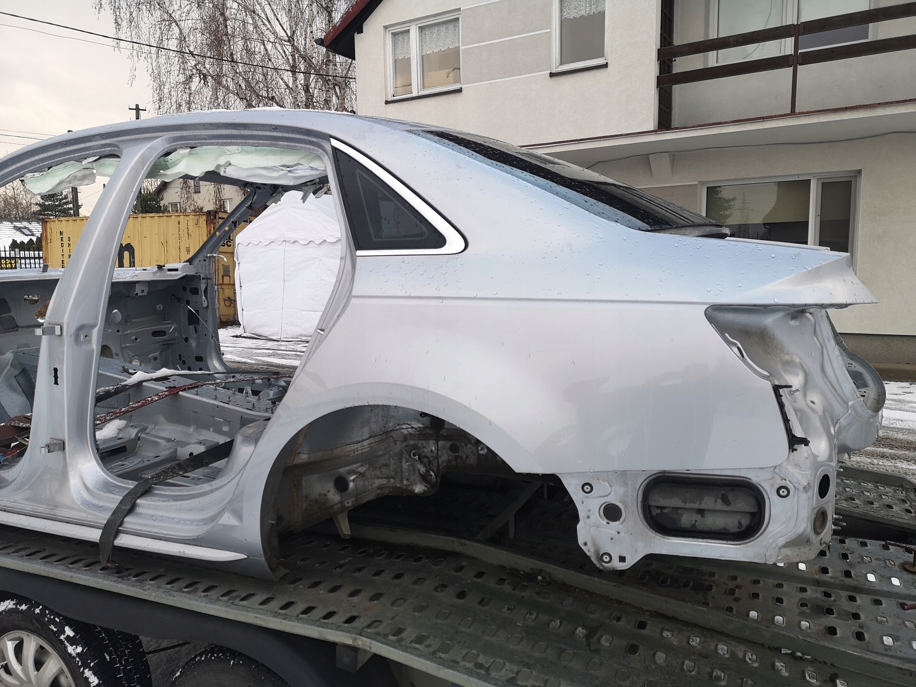 AUDI A4 B9 SEDAN BŁOTNIK LEWY TYŁ POSZYCIE ĆWIARTKA PRÓG