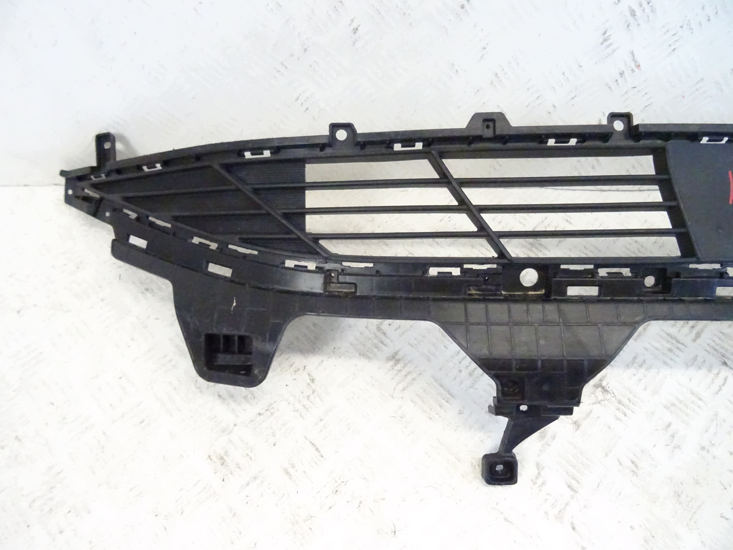 grid of a bumper front front HYUNDAI TUCSON IV 86531-N7010