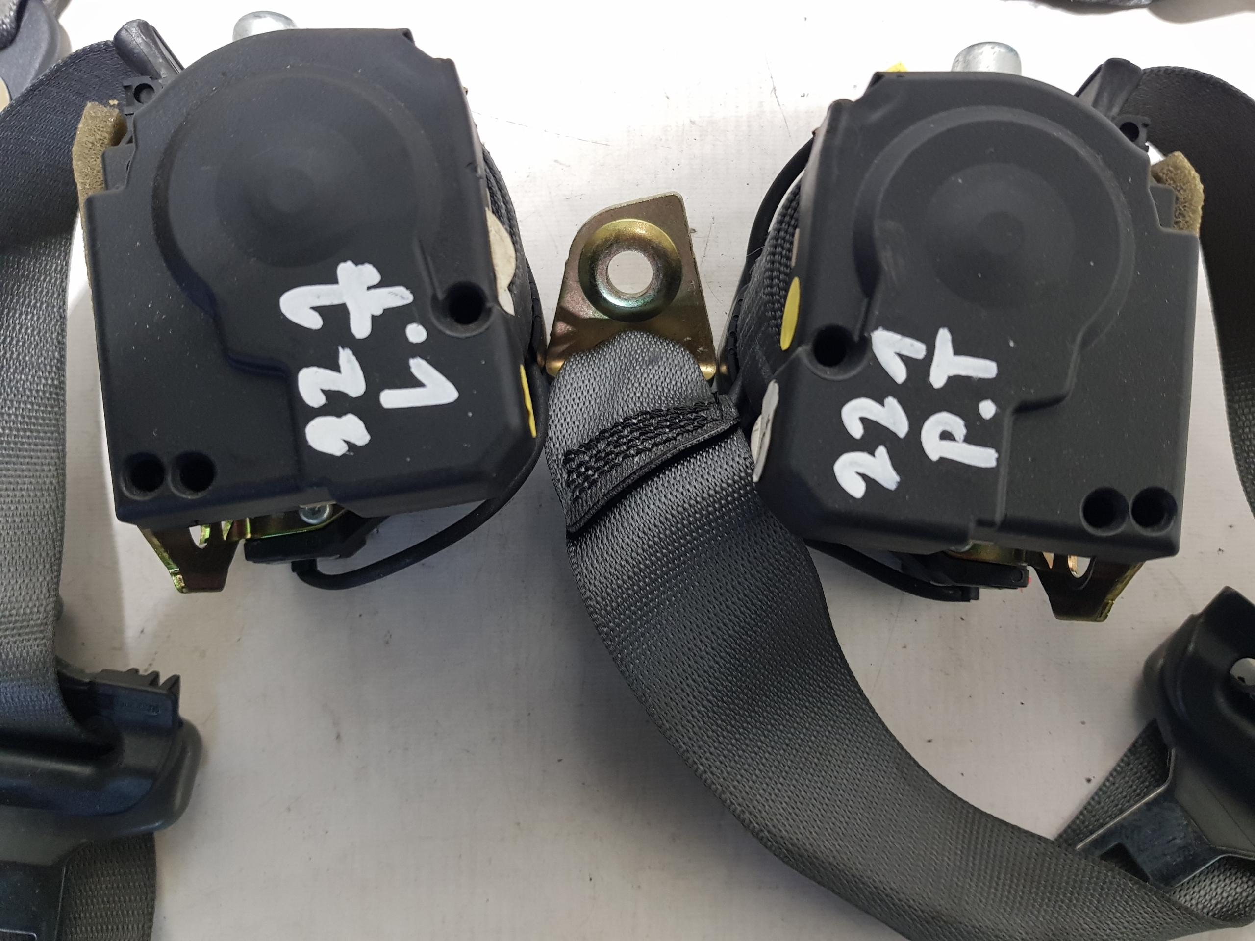 tension belts front rear part right left KOMPLET MERCEDES W221