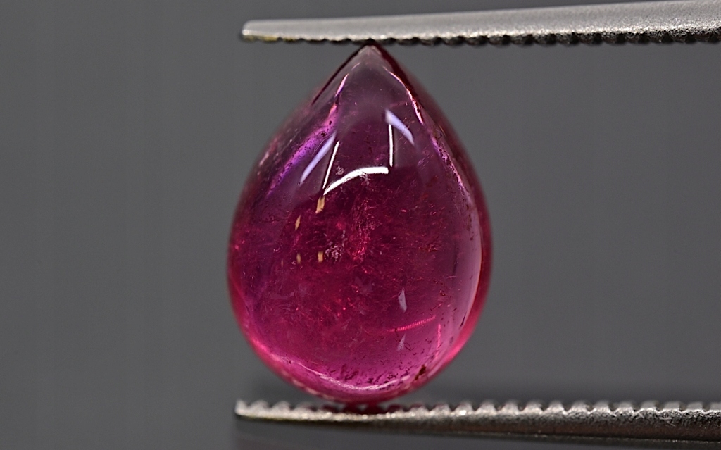 Turmalín kabošon slza 10x7,3 mm