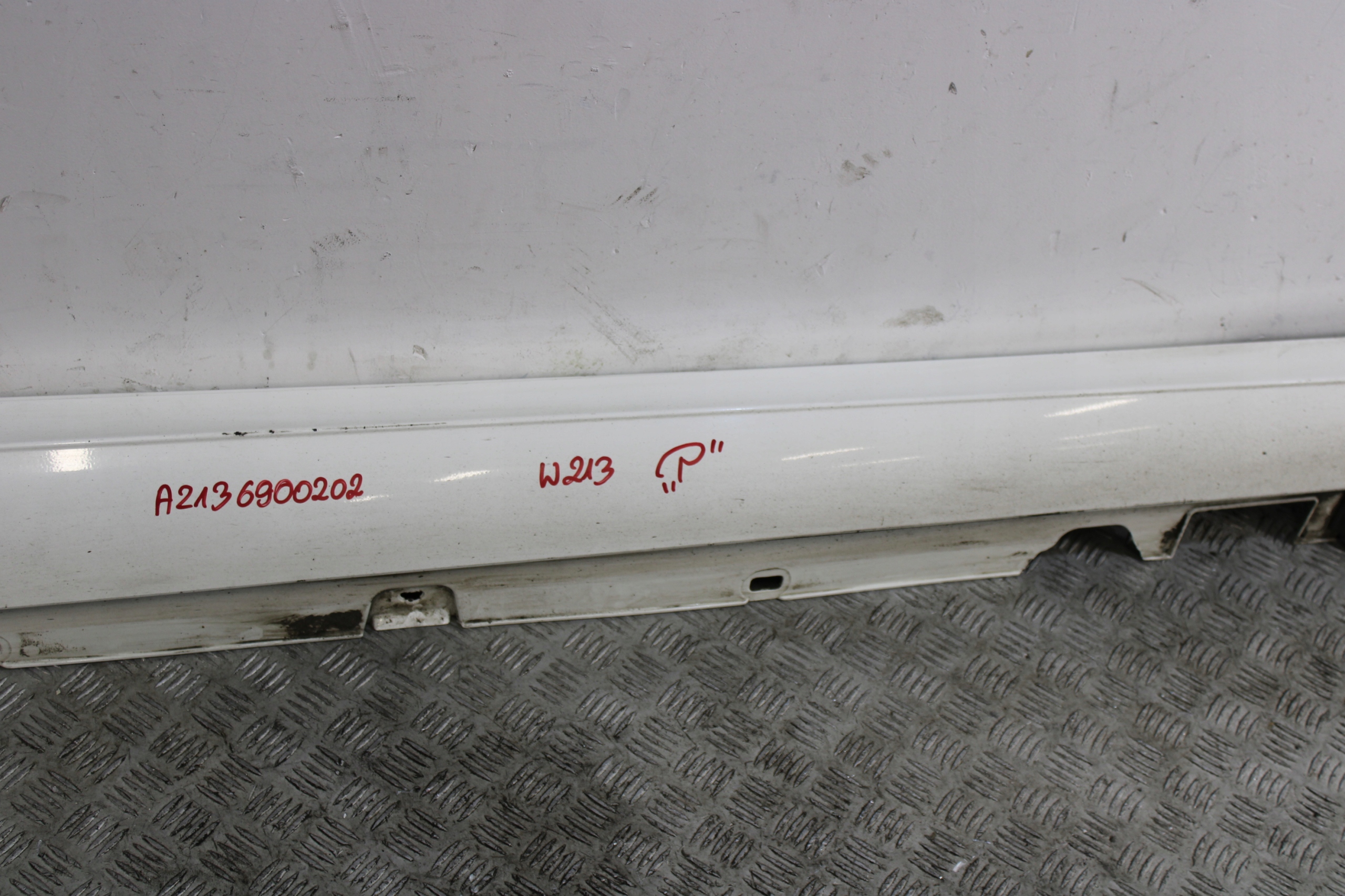 cap threshold threshold right MERCEDES E-KLASA W213 AMG A2136900202