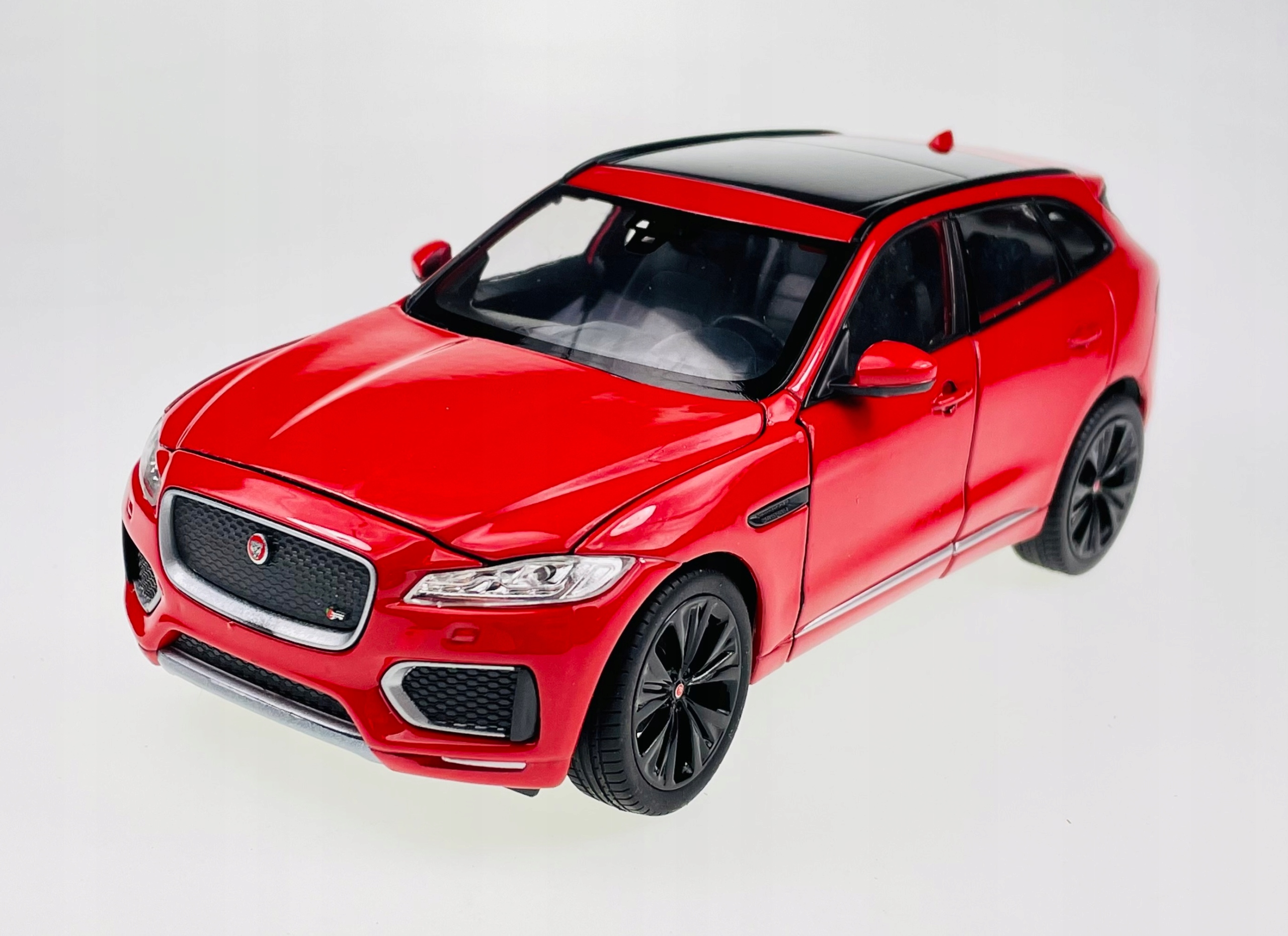 Welly Jaguar F-pace Červený 1:24 Kovový Nový Model