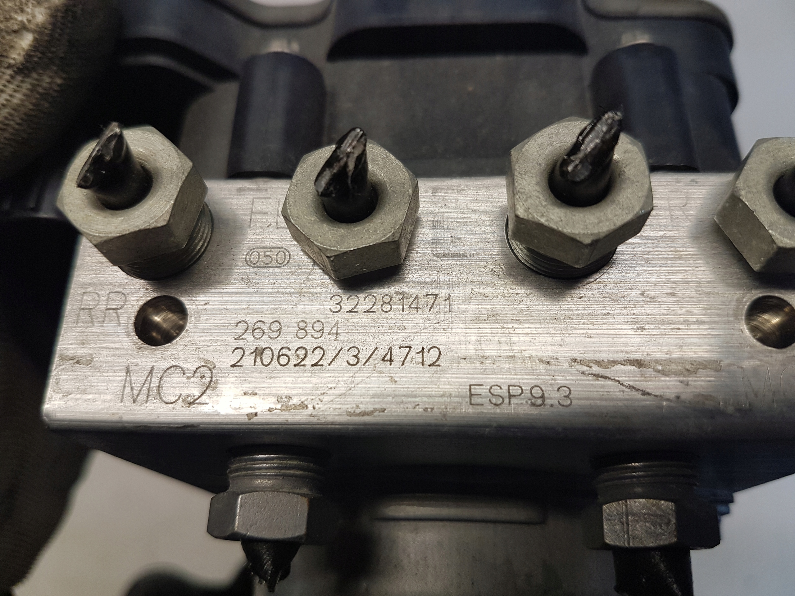 VOLVO XC40 T3 pump control unit ABS 32281471