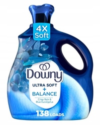 Levně Downy Ultra Soft Balance Crisp Rain & Blue Eucalyptus 2,76 l 138 výplachů