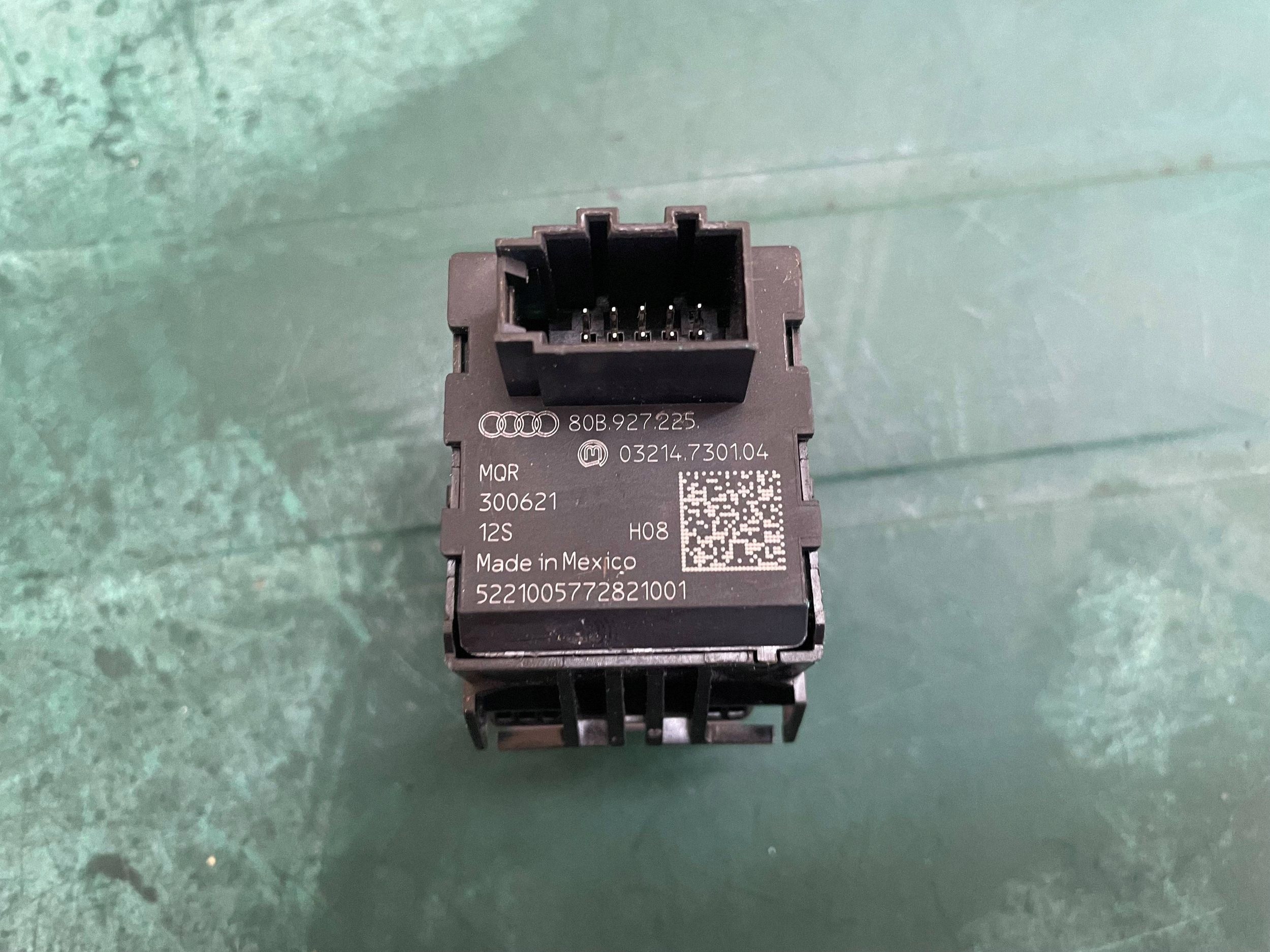 button electric brake AUDI Q5 SQ5 FY 80B927225 @M