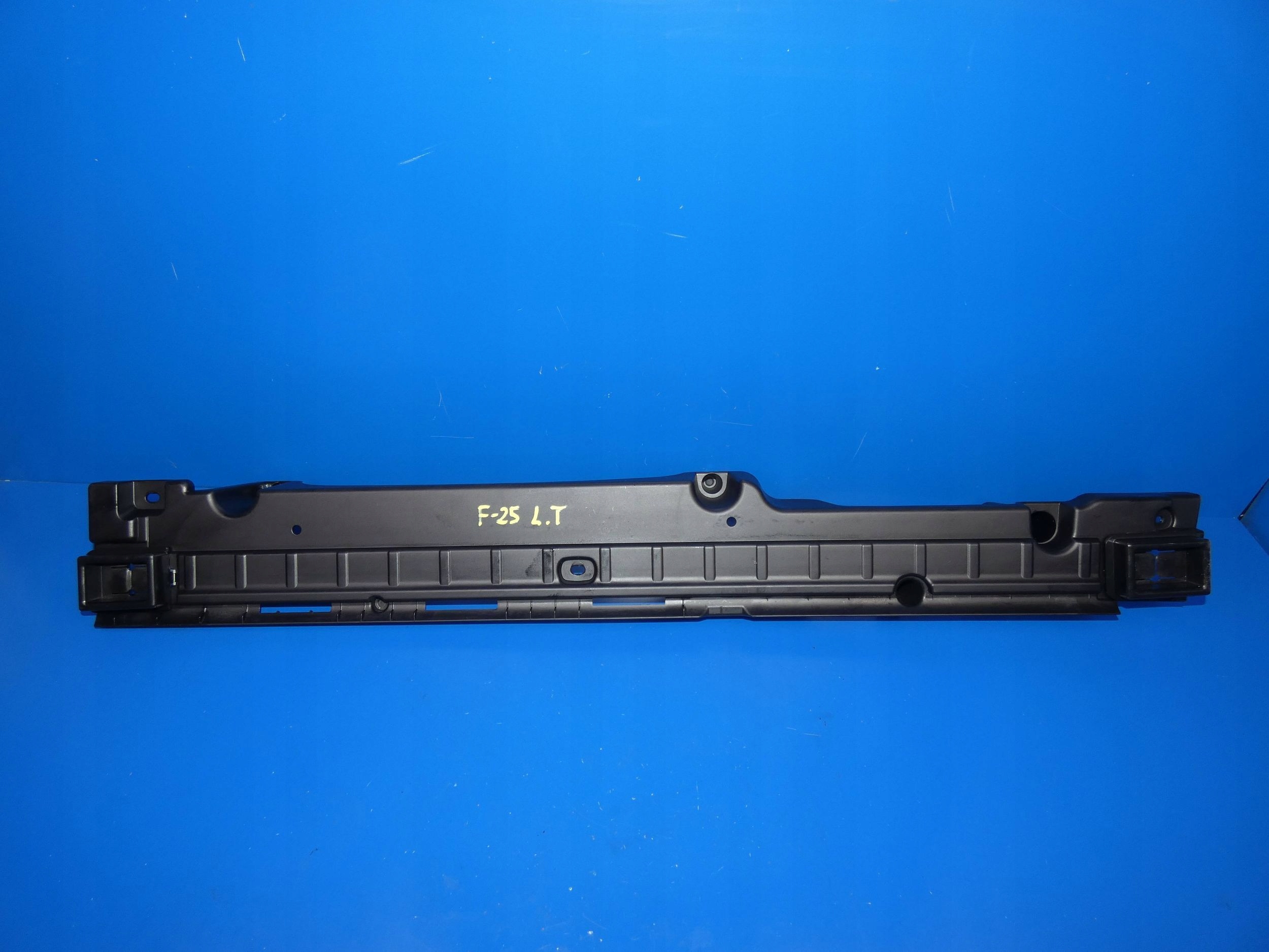 BMW X3 F25 PROWADNICA rail moulding boot left rear part
