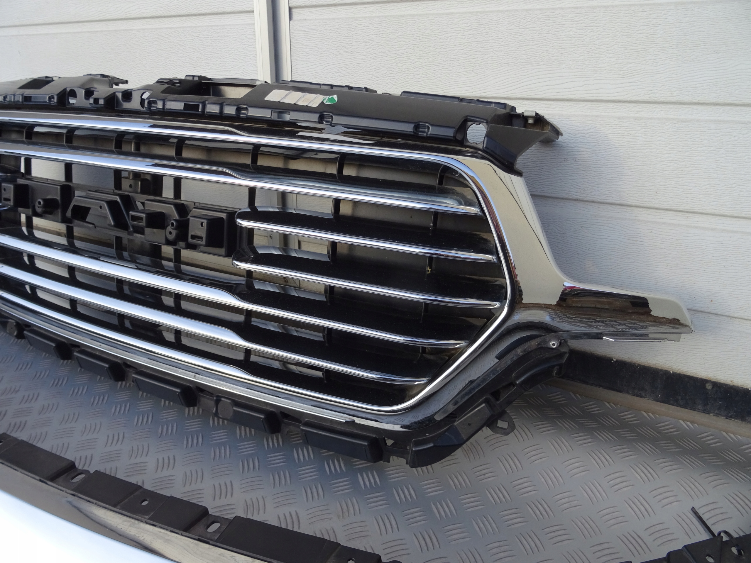 DODGE RAM 1500 V 5 2019 2020 2021 2022- GRILL ATRAPA CHROM LISTWA PRZÓD USA Typ samochodu 4x4/SUV Samochody osobowe