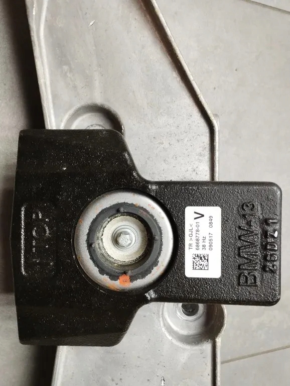 BMW X1 F48 RINFORZO PARAURTI Supporto 6852896