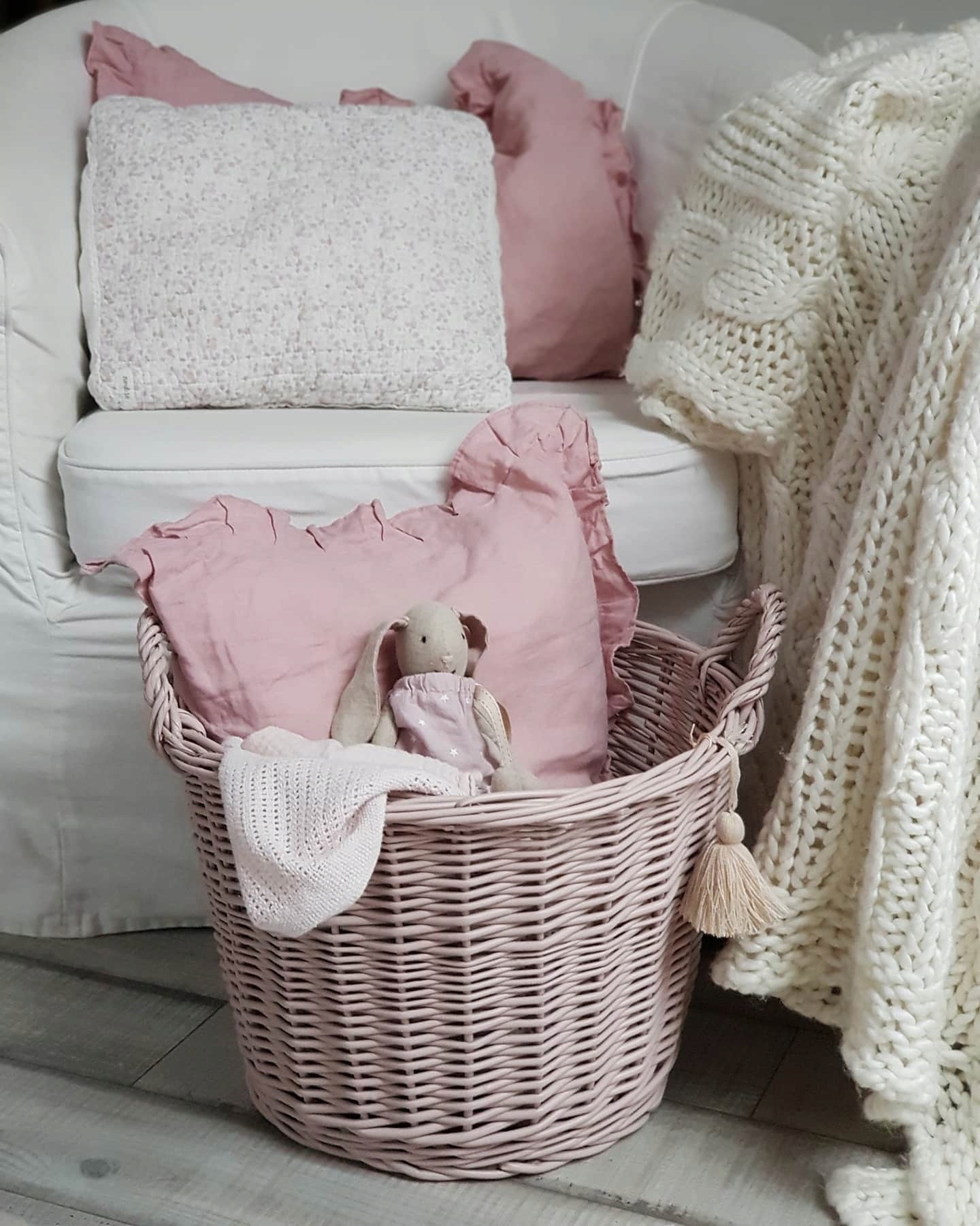 KOSZ WIKLINOWY NA ZABAWKI BRUDNY RÓŻ OKRĄGŁY Marka inna