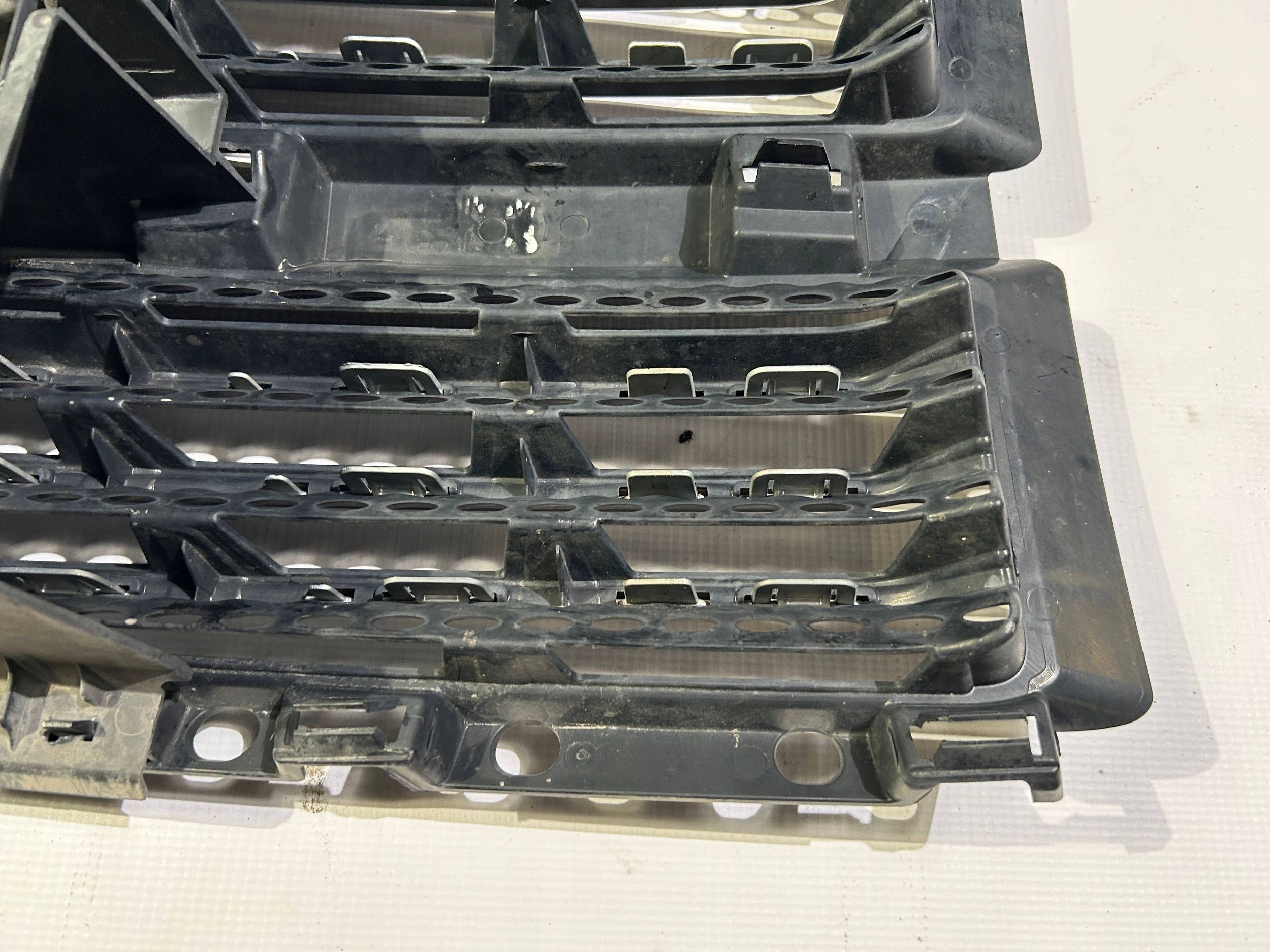 grill front front of a bumper grille chrom Dodge RAM 1500 2013