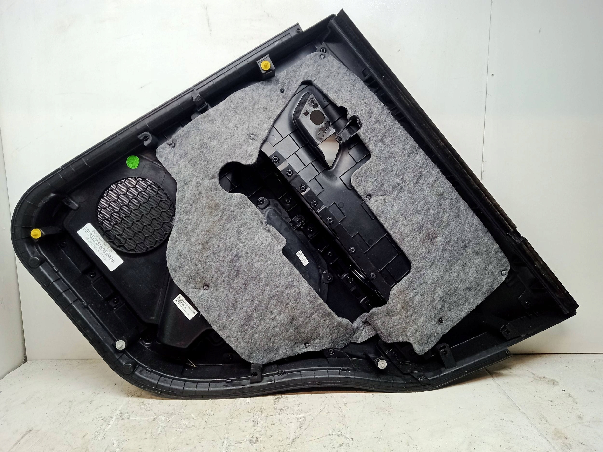 CHEVROLET TRAX upholstery side door left rear part rear 2013R