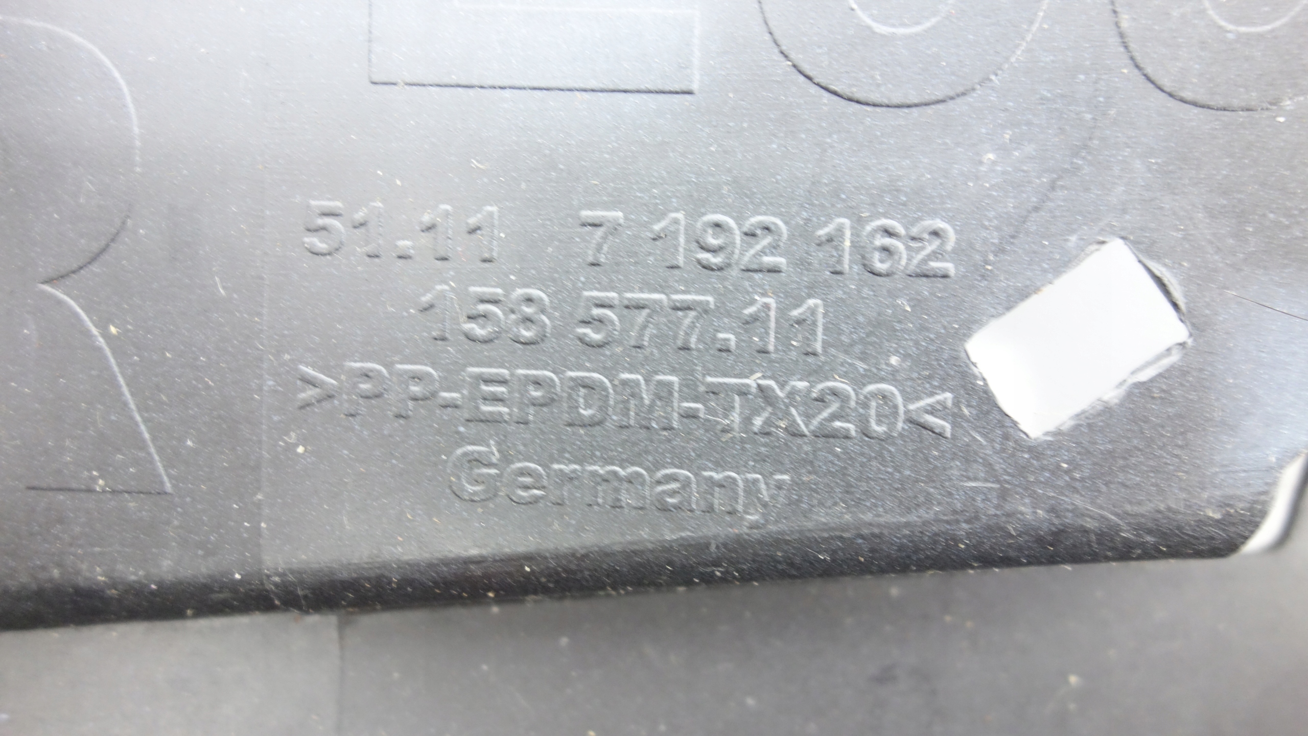 BMW Z4 E89 2009- Support Support plaque Pare choc Droite Avant 7192162