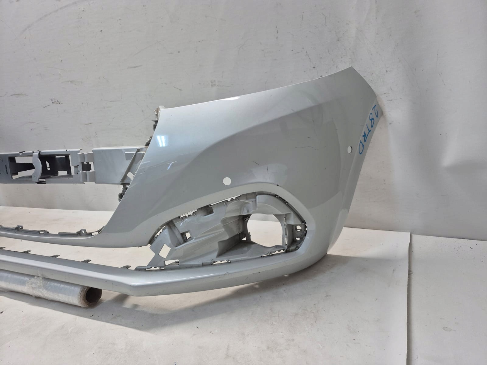 PEUGEOT 208 and 1 LIFT 15-19 bumper front front PDC
