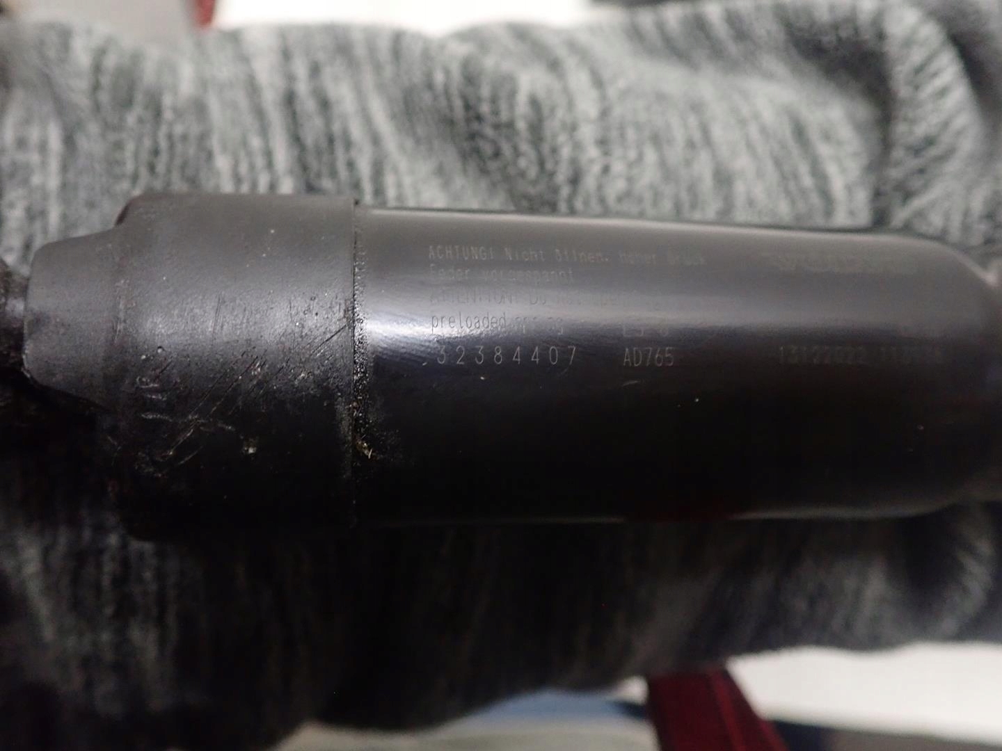 damper bonnet right left VOLVO XC60 II 2017- 32384407