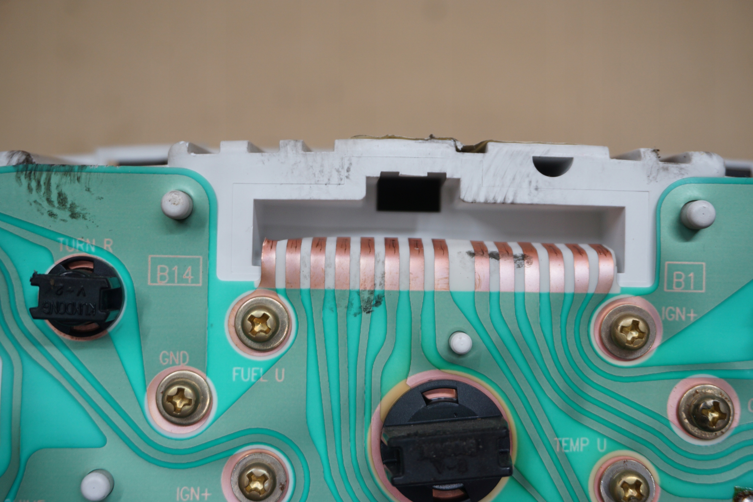 Hyundai TERRACAN спидометр часы автомат 2,9 европа