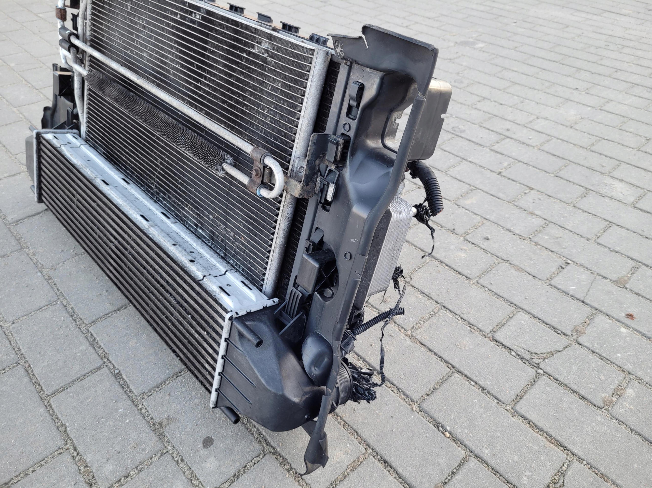 chladiče KOMPLET ventilátor intercooler VOLVO XC60 a 2.4 D5