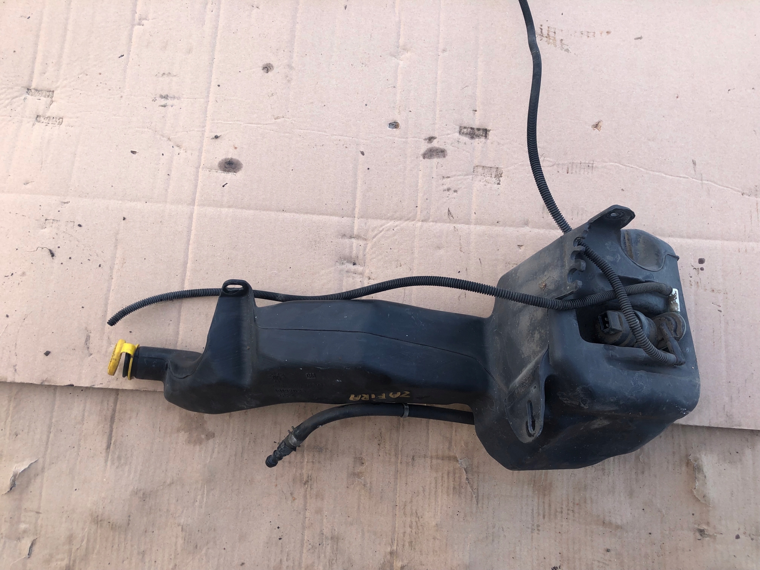 13192025 - БАЧОК ОМЫВАТЕЛЯ OPEL ZAFIRA B XENON