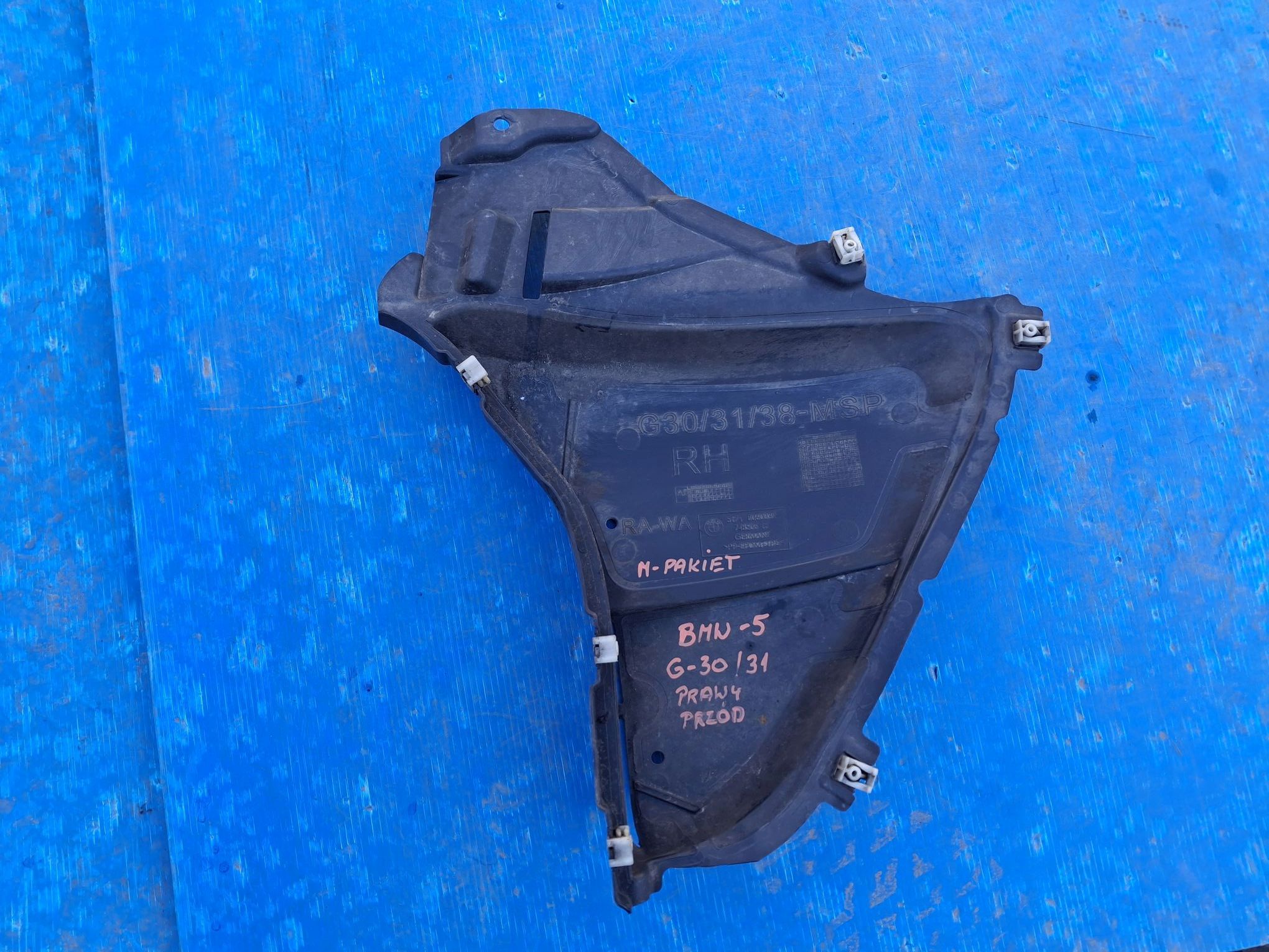 mudguard right front triangle MALE BMW 5 G30 G31 m-packet 2017R->
