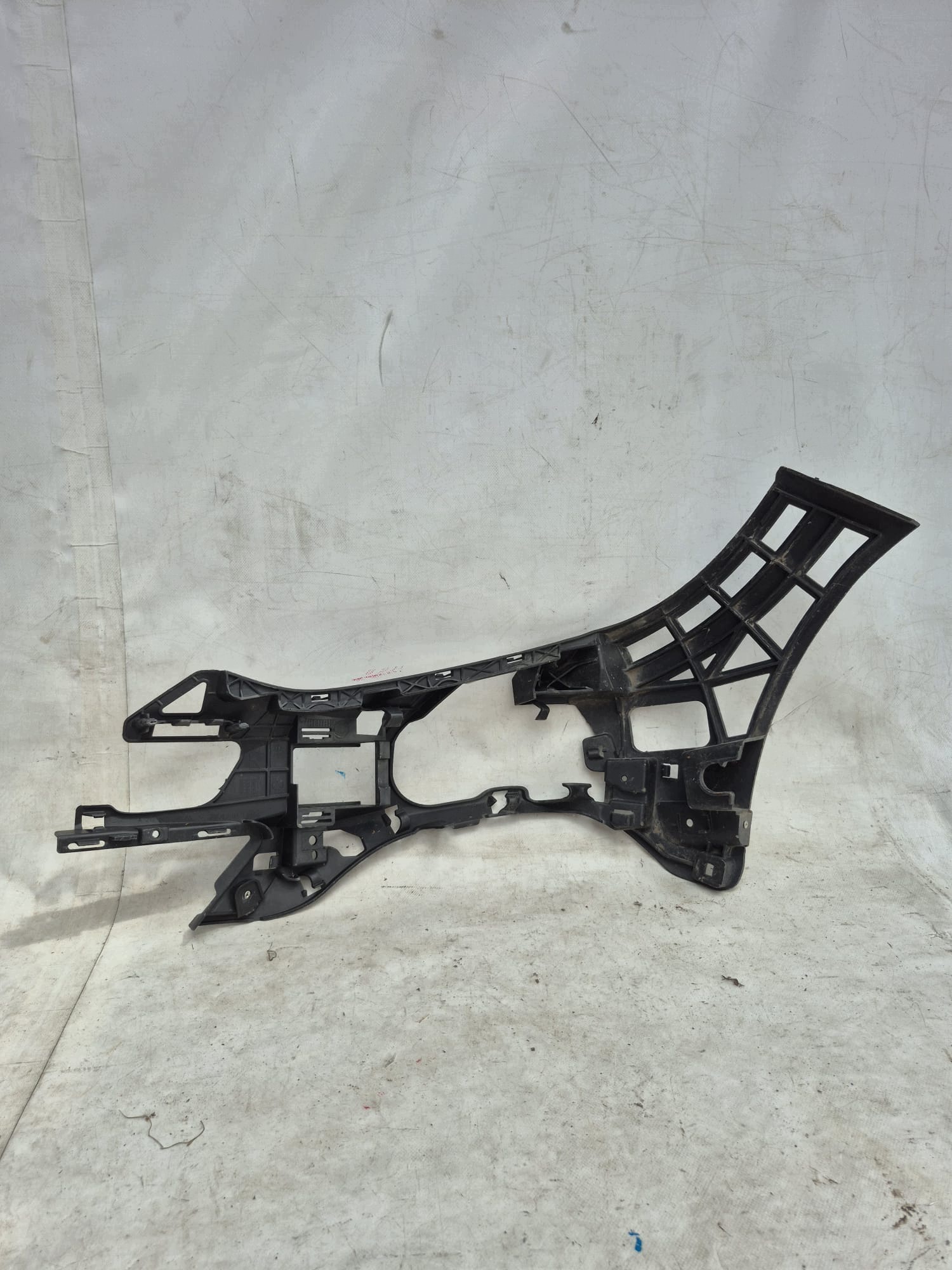 MERCEDES E-KLASA W212 LIFT 13-16 holder support right front front