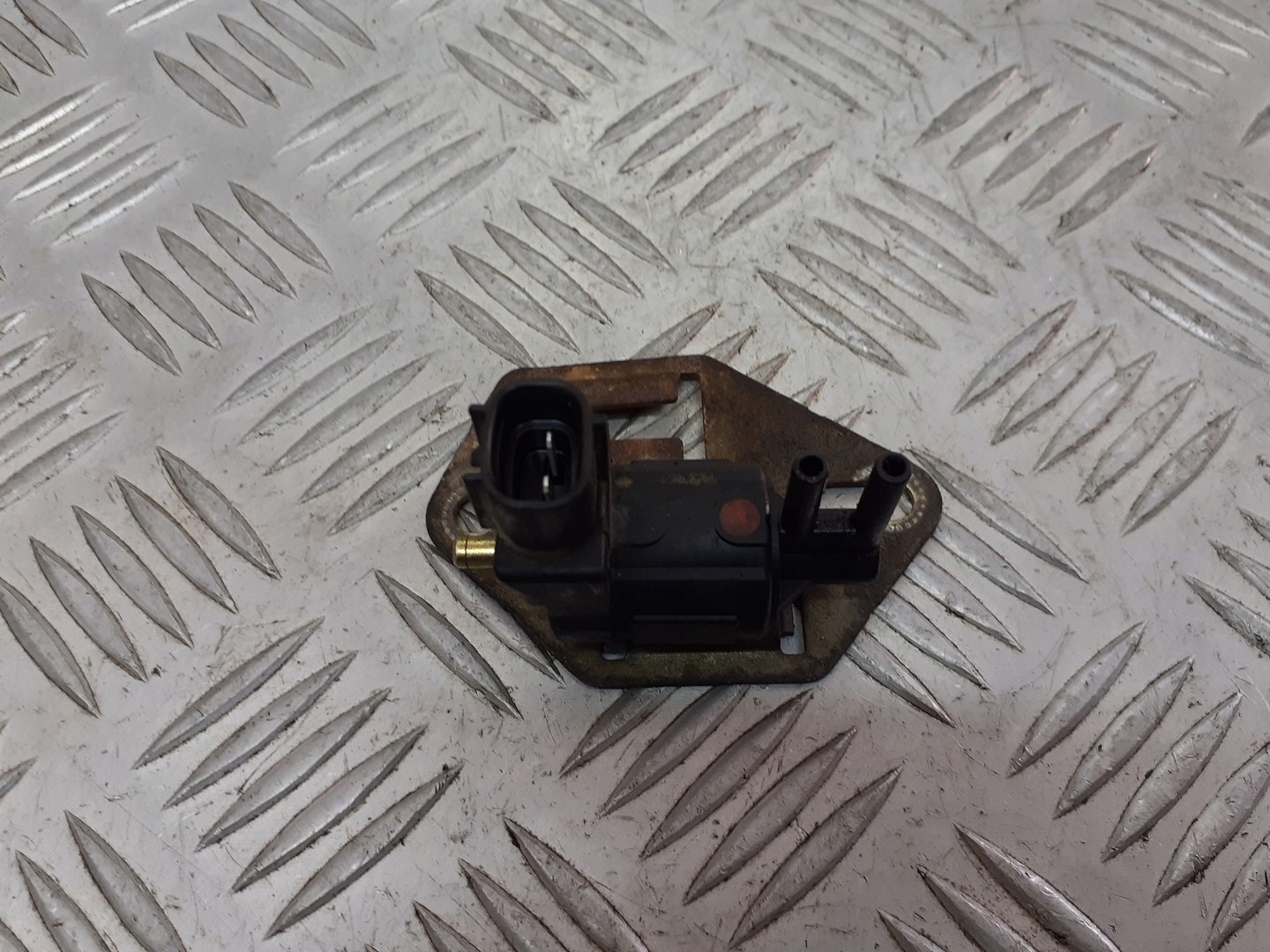 K5T49094 KL206709 - Вакуумный клапан MAZDA XEDOS 6 2.0 V6