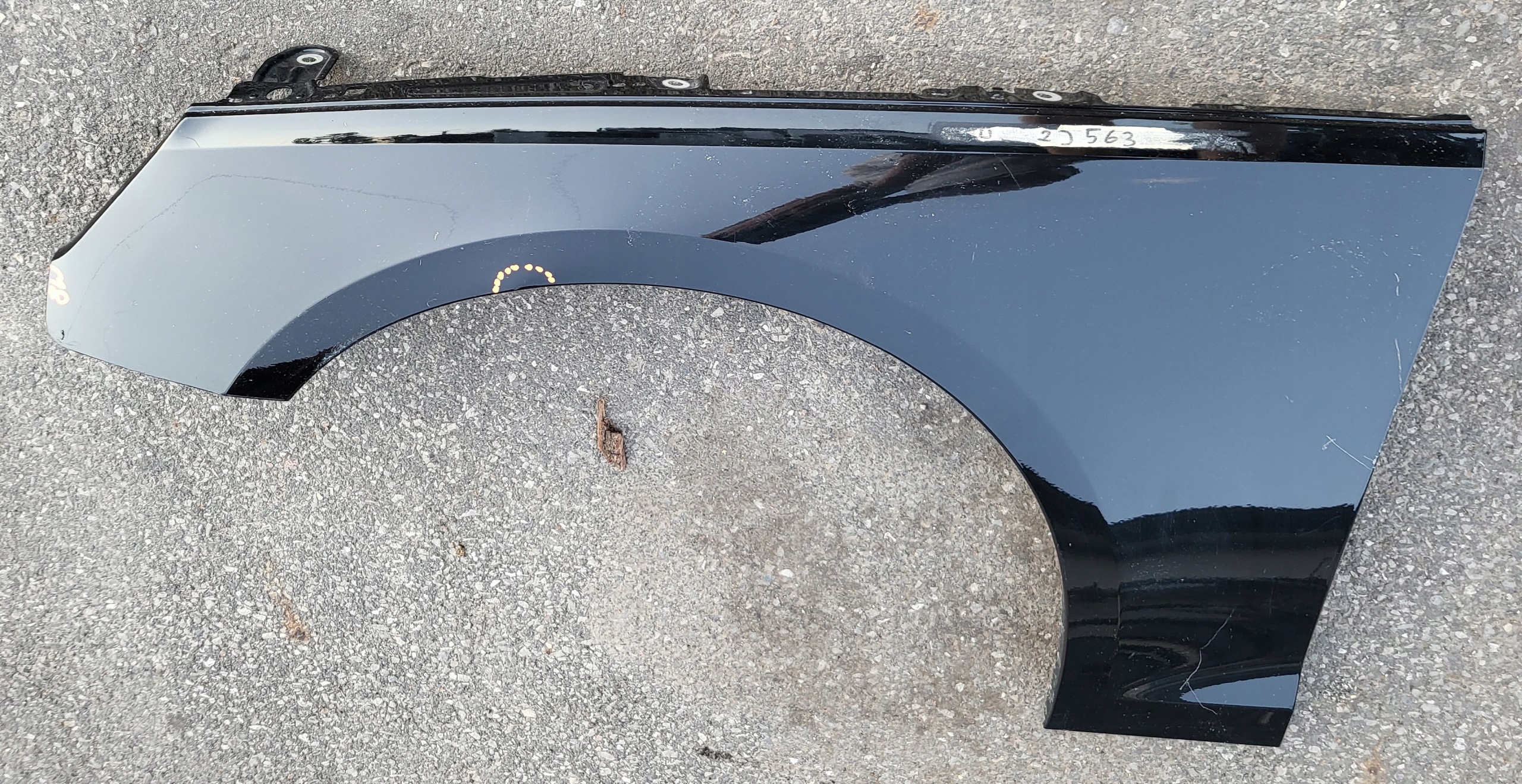 fender left front AUDI A4 B9 LIFT 8W OE black