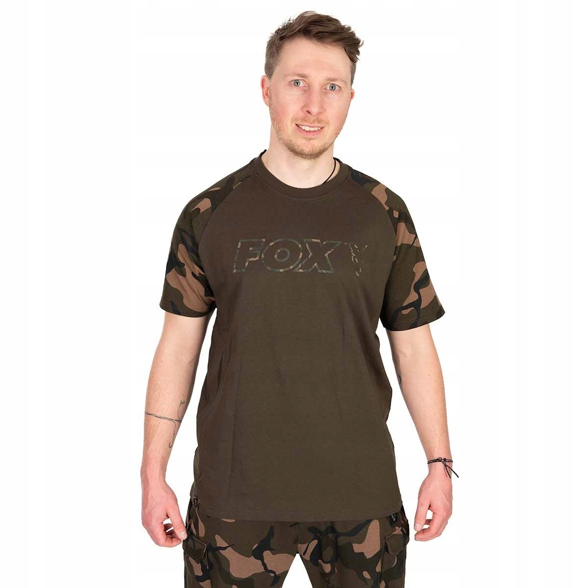 Koszulka Wędkarska Fox Khaki/Camo Outline T-Shirt Medium Dla Karpiarza