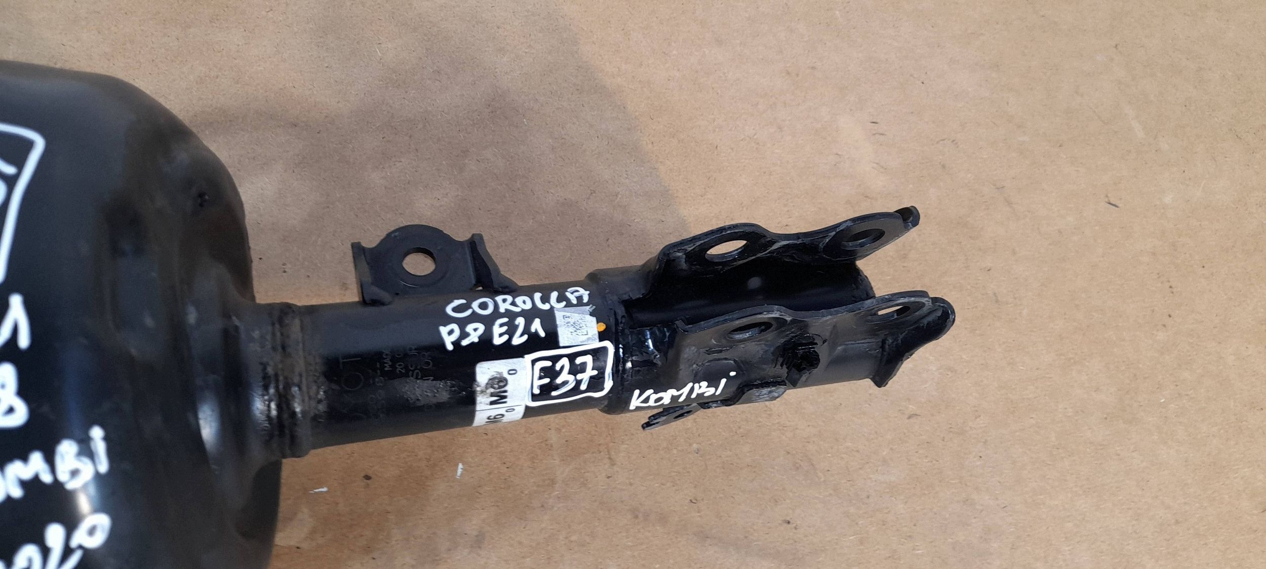 Toyota Corolla E21 1,8H shock absorber front right 4851002M60 (F37)