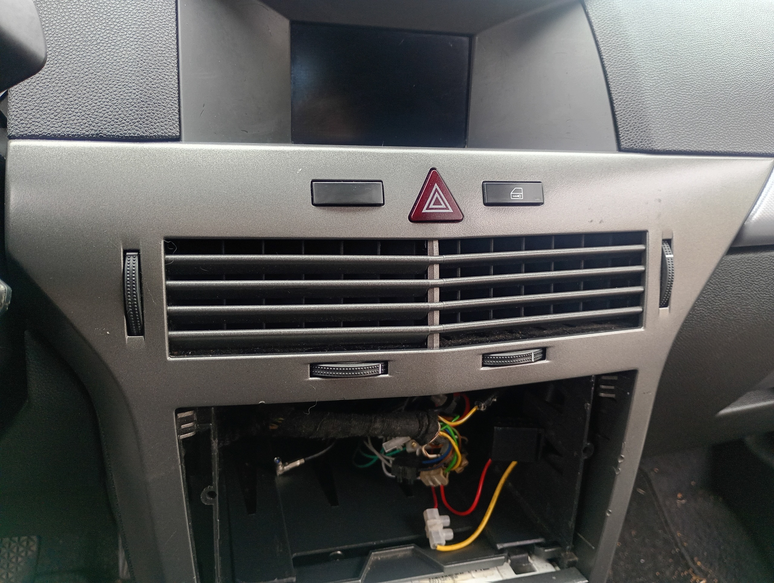 grid air conditioning devices air central z frame Opel Astra H GTC FL 05-10